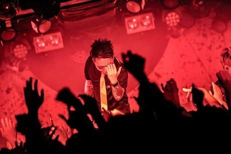 MAH さんのインスタグラム写真 - (MAH Instagram)「SiM “PLAYDEAD” WORLD TOUR SEASON 1 in 🇯🇵 Day 15 at CRAZY MAMA KINGDOM Okayama.  #SiM #PLAYDEAD #SHANK  📷 @koheisuzukiphoto」12月1日 0時25分 - mahfromsim