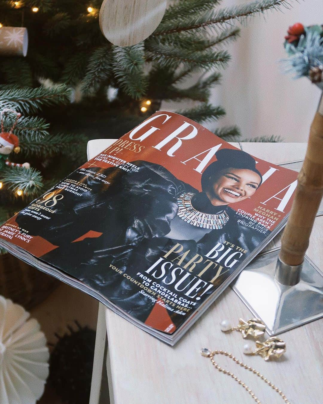 オレリアさんのインスタグラム写真 - (オレリアInstagram)「A feature in @graziauk seriously getting us in the Christmas spirit 🎁🎄」12月1日 0時29分 - oreliajewellery