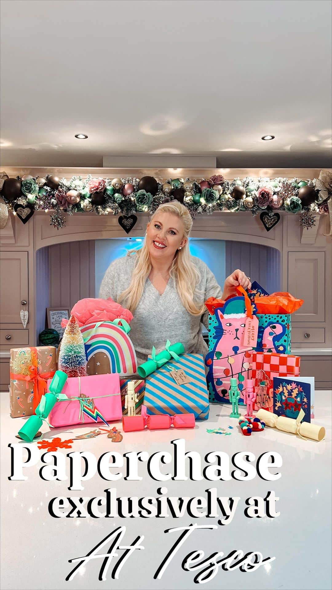 ルイーズ・ペントランドのインスタグラム：「ad 📝💕Stationery lovers, have I got amazing news for you! Paperchase is back, now exclusively for @TescoFood , and they’re ready for Christmas! Run, don’t walk! Ha!🥰  I’ve been a HUGE #Paperchase fan for years so to have it in my local Tesco is so dreamy and also- so convenient!! I’m obsessed with the Neon Brights range and love the Cosmic Cat line too! I love how well thought out the packaging on each item is (no or low plastic) and I love the quality - that paper is niiiice and THICK!  Next time you’re doing your weekly shop, have a look for the Paperchase section and enjoyyy! I’m off to wrap the rest! Which would you like to see under your tree? 🎄🎁Xxx」