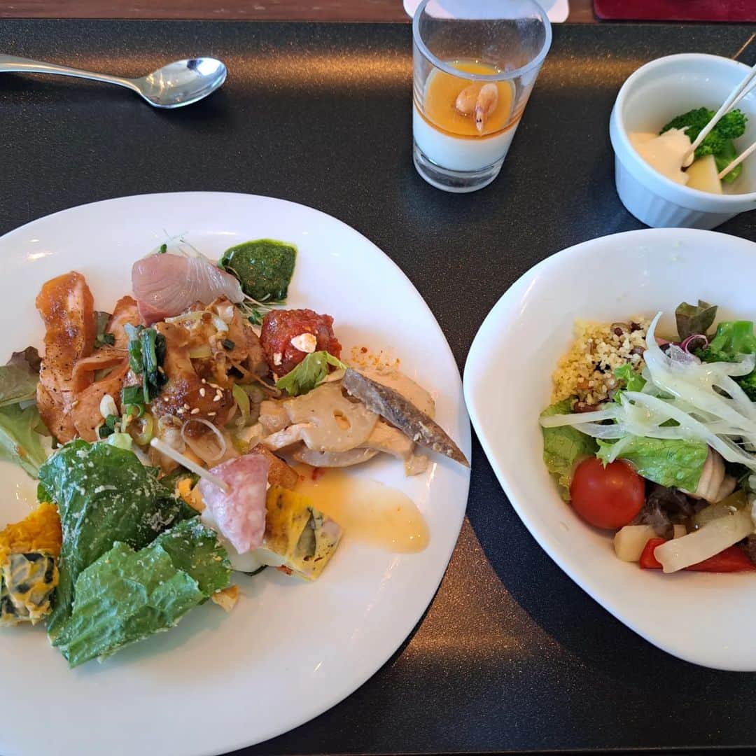 宇月田麻裕さんのインスタグラム写真 - (宇月田麻裕Instagram)「11/30 #ホテルメトロポリタン丸の内　#tenqoo にて、会社員時代の同期と同期会 何年経ってもあたたかな交流は続く。 お料理、お店の雰囲気もよく、楽しかった💕」12月1日 0時30分 - mahiro_utsukita