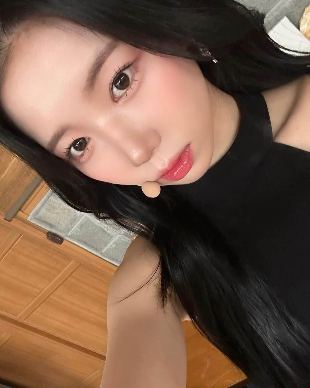 CLASS:yのインスタグラム：「[#혜주]   🩶🐈‍⬛🐾🖤  #CLASSy #클라씨 #HYEJU」