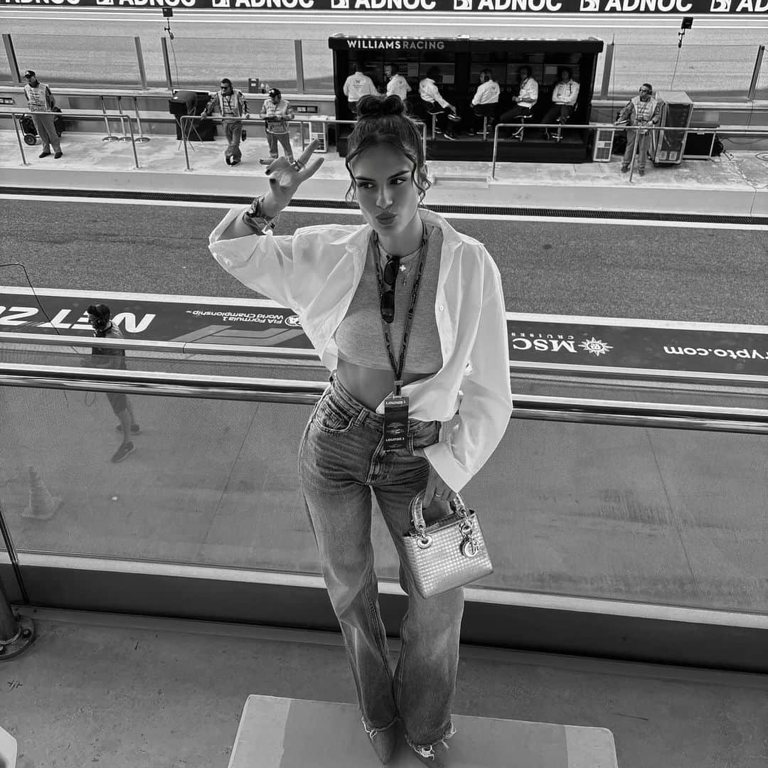 マリア・グアルディオラさんのインスタグラム写真 - (マリア・グアルディオラInstagram)「race day outfits」12月1日 0時59分 - maria.guardiola
