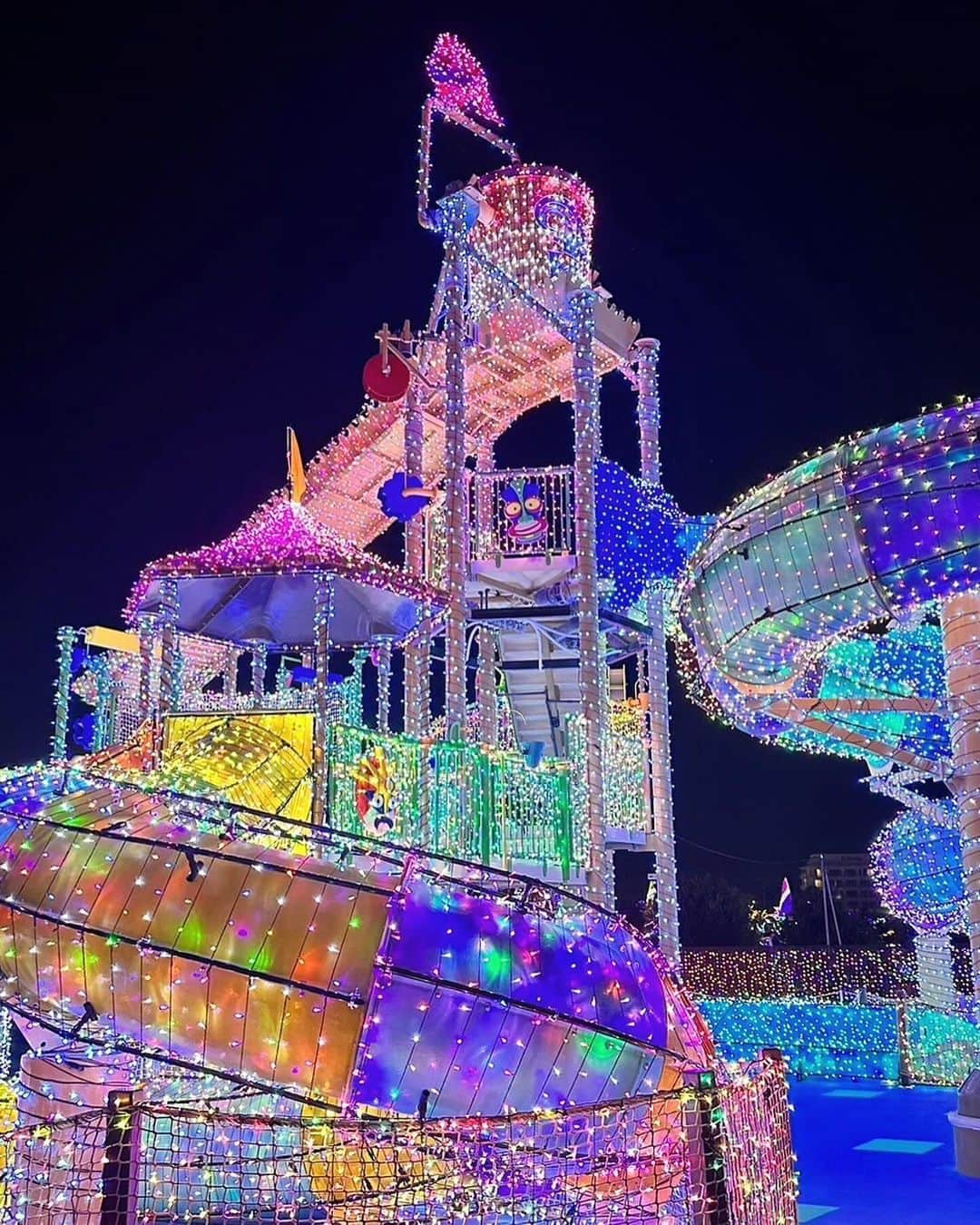 神岡実希さんのインスタグラム写真 - (神岡実希Instagram)「ー よみうりランド🎠🎡はしゃぎすぎた。😮‍💨 イルミネーションが綺麗だったよ。よみうりランドの近くに住もうかな？！？！ #よみうりランド #よみうりランドジュエルミネーション #遊園地 #デート」12月1日 0時59分 - miki_kamioka