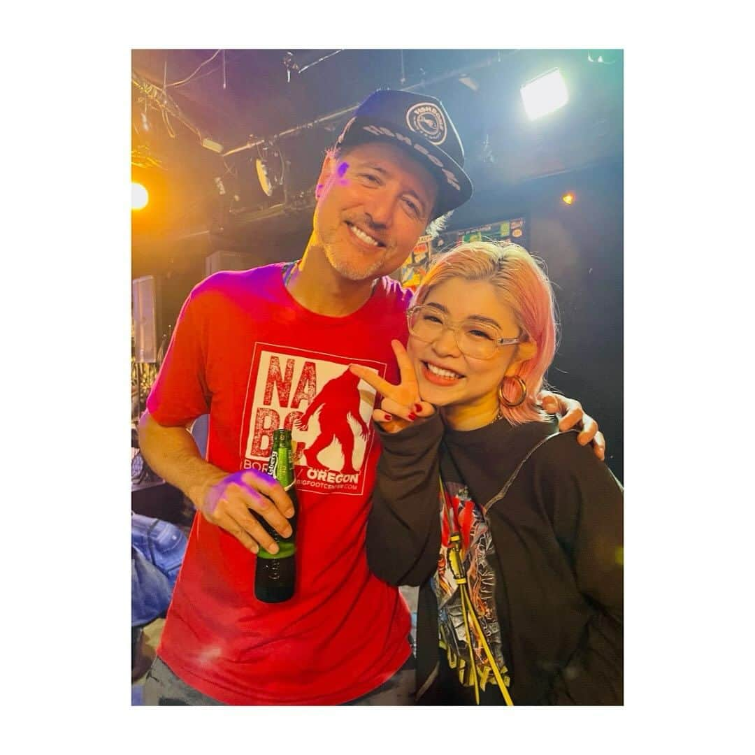 iCasさんのインスタグラム写真 - (iCasInstagram)「ロングビーチダブオールスターズ見れて感無量😭  なんて良い日！！！ 彼らに影響を受けて何曲書いたことか（ボツ曲も含め）  最高のギターだった❤️‍🔥❤️‍🔥❤️‍🔥 音色もプレイも表情も全てが🫶🫶🫶  @longbeachduballstars  @drfuzzyfunk   いつか一緒に共演出来る日が来ますように！！！  @oreskaband_official」12月1日 1時33分 - icas0g0