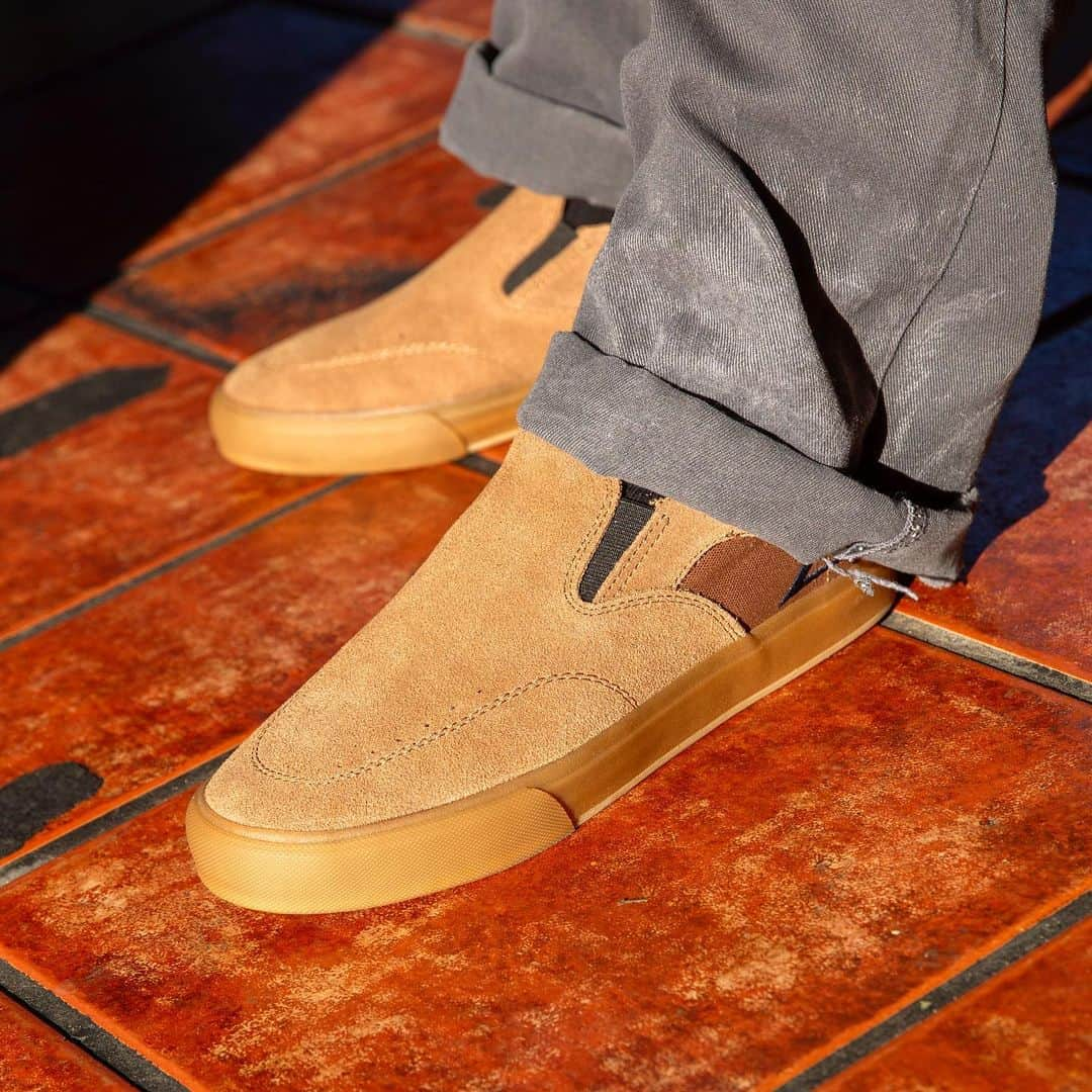 ラカイリミテッドフットウェアさんのインスタグラム写真 - (ラカイリミテッドフットウェアInstagram)「Owen VLK in Walnut/Gum Suede 🌰 Available now at skate shops and Lakai.com #Lakai」12月1日 1時52分 - lakailtd