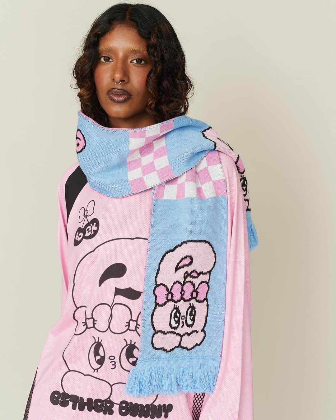 レイジー・オーフのインスタグラム：「SHOP NOW: LAZY OAF X ESTHER BUNNY 👀🎀🐰 Your favourite duo are back! 👯  Shop now on our app, online and in our Carnaby store 🛍️」