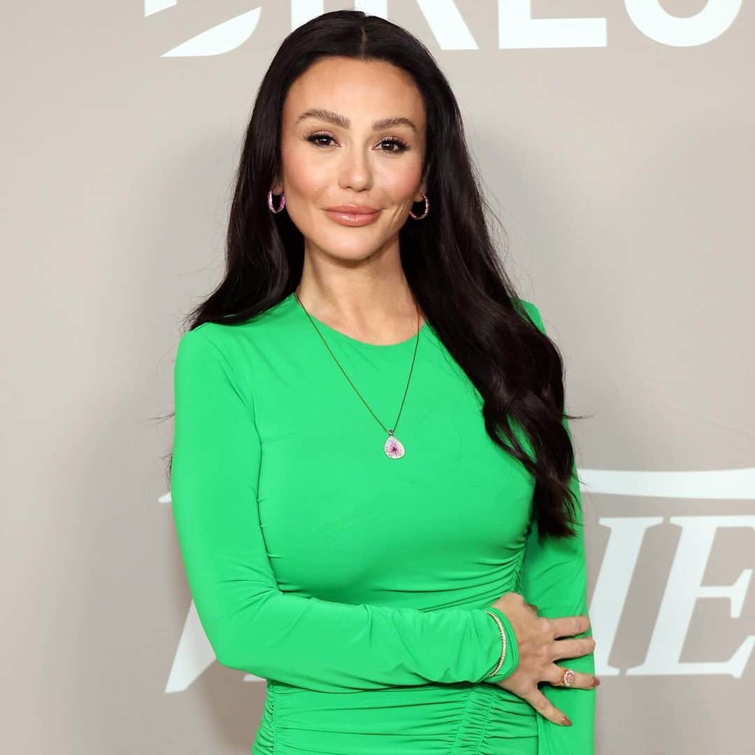 ジェイワウのインスタグラム：「Who run the world?! 👑👯‍♀️ Congratulations to @jwoww + @snooki on being part of @variety's Most Powerful Women in Reality TV! 🌟📺 (📸: @gettyimages)」
