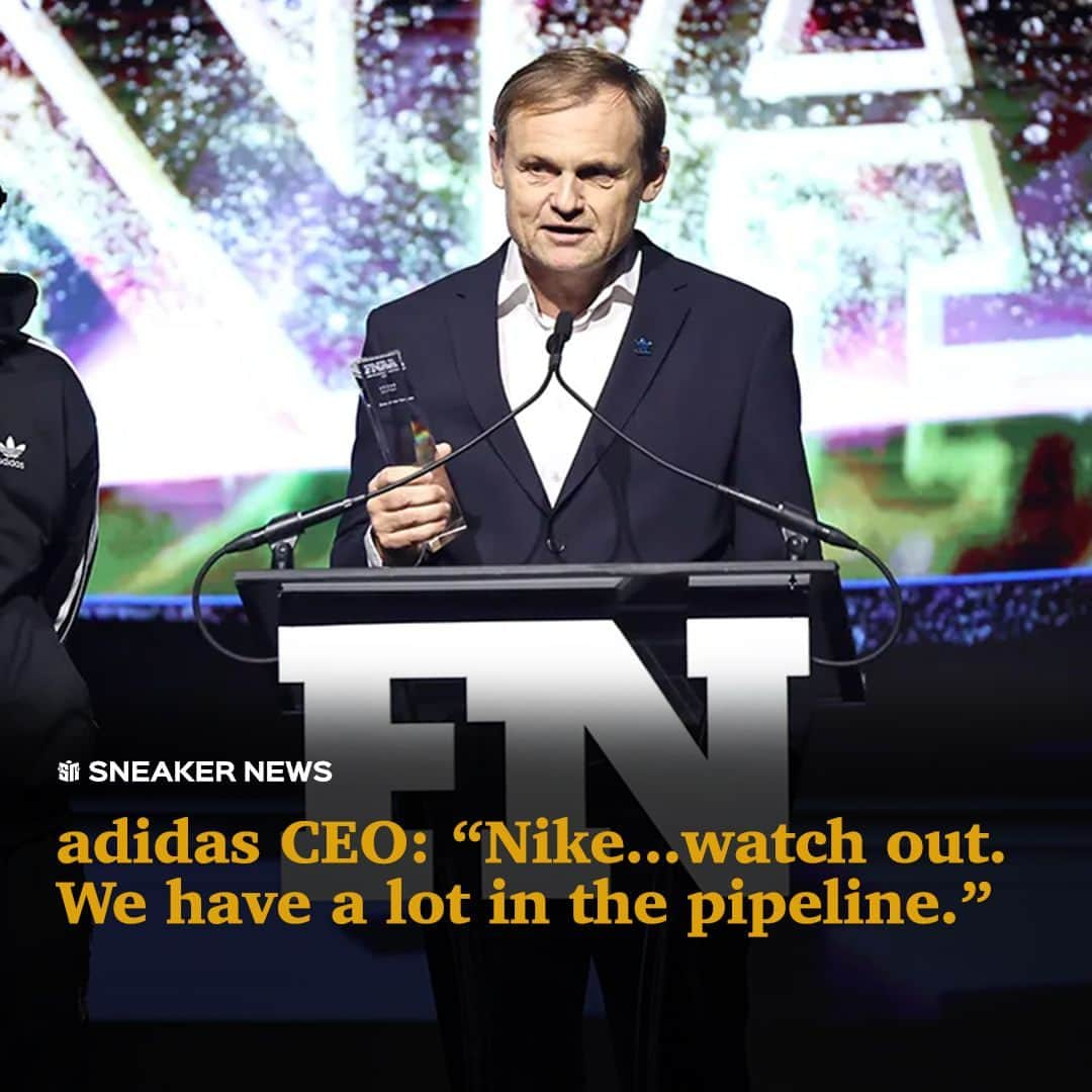 Sneaker Newsのインスタグラム：「At the 37th Annual @Footwearnews Achievement Awards, adidas CEO Bjørn Gulden shared a warning to the people from Nike in attendance as he accepted 'Shoe of the Year' for the adidas Samba. ⁠ ⁠ "To the Nike people in the room, watch out. We have a lot in the pipeline...not a joke," said Gulden. ⁠ ⁠ Gulden joined the Three Stripes in January after serving as PUMA's CEO. He's previously been vocal about shifting the company's focus onto its heritage products, leaving behind projects like the lucrative and influential YEEZY business. ⁠ ⁠ @adidasoriginals continues to draw in new audiences by reissuing decades-old designs. The brand's performance offerings–in particular running products–have also seen widespread success. @fearofgodathletics by Jerry Lorenzo will surely be important to the brand, too. ⁠ ⁠ Let's see what else adidas has in the pipeline.⁠」