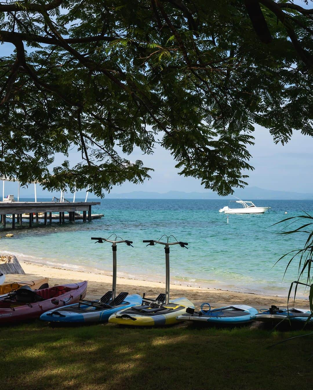 Coleen Garciaさんのインスタグラム写真 - (Coleen GarciaInstagram)「We had such a peaceful, relaxing stay at @banwaprivateisland. 😌 For the most part, we had the whole island and the amenities to ourselves, and that’s what sets it apart from a lot of the resorts I’ve been to. The staff members were so warm and accommodating, the meals were hearty and fresh (straight from their organic farm!), and the villas were spacious and so clean. Walking around the island was always so calming. Definitely a place to remember. 🤍」12月1日 13時12分 - coleen