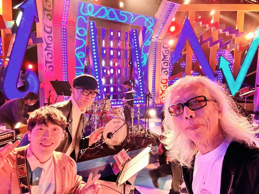 堂島孝平さんのインスタグラム写真 - (堂島孝平Instagram)「吉田建さんと屋敷豪太さんと一緒に演奏参加した子供 #堂本兄弟2023 #オンエアみてね」12月1日 11時48分 - dojima_kohei