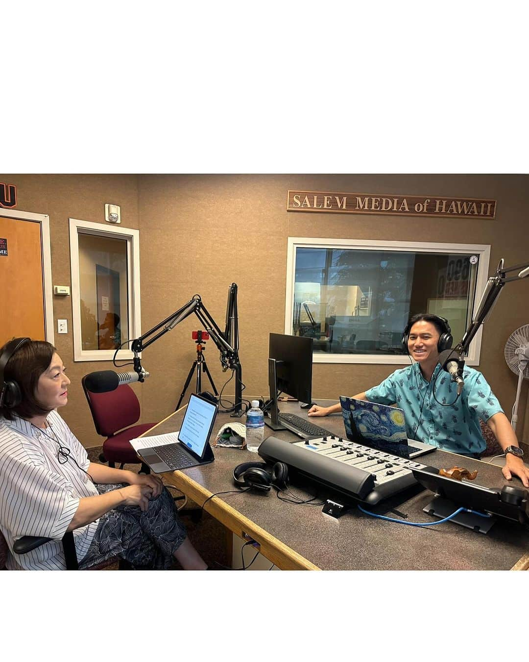 Reiko Lewisさんのインスタグラム写真 - (Reiko LewisInstagram)「Hawaii’s Senior Resource radio program, KupunaWiki Radio Show invited me for their January show to speak to the audience. The show’s hosts, Brandon and Andrew, and I talked about creating necessary conditions for a well-being residence for the Kupuna, or seniors and we also talked about a new service Ventus Design is planning to launch early next year.  Look forward to the program in January and stay tuned!   ハワイのシニア・リソース・ラジオ番組、クプナウィキ・ラジオ・ショーが1月向けの番組に私を招待してくださいました。番組の司会者であるブランドンとアンドリューとと一緒に、クプナ（高齢者）のためのウェルビーイング・レジデンスに必要な条件づくりは何なのかついて話し、またヴェンタス・デザインが来年早々に開始する予定になっている新しいサービスについても話しさせていただきました。  来月の番組放送をお楽しみに！」12月1日 12時07分 - ventus_design_hawaii