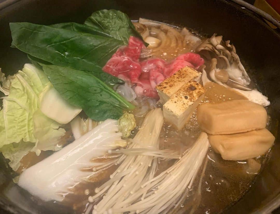 昴生さんのインスタグラム写真 - (昴生Instagram)「晩飯！！ #昨日は #NHKの方と #マネージャーと #ダウ90000蓮見と #とある番組の打ち合わせと題した #懇親会と題した #慰労会と題した #決起集会！ #NHKと蓮見でわかる人はわかると思う！ #しゃぶ禅 さん！ #うまいー！ #しゃぶしゃぶとすき焼き！ #すき焼きが目の前やったので #すき焼きの写真！ #3枚目はマネージャーがしゃぶしゃぶしてくれたしゃぶしゃぶ！ #肉うまかったなぁ！ #蓮見は年齢が一回りくらい下やけど #尊敬する大先生！ #ただ小癪なやつ！ #やることが小癪！ #いつかしばくと思う！ #でも飯を共に食えば仲良し！ #光の加減が良くないからと #上から下から2枚撮るほどの仲良し！ #またいっしょに作品作ろうな！」12月1日 12時09分 - mikikousei