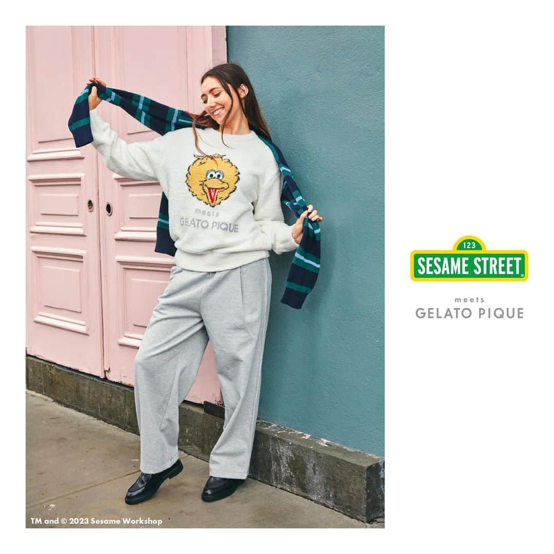 ジェラートピケのインスタグラム：「【COLLABORATION】  SESAME STREET meets GELATO PIQUE  人気キャラクターのエルモとクッキーモンスター、ビッグバードを描いた3種類のジャガードプルオーバーと、ボーダー柄ロングパンツのセットアップルームウェア。 レッドがエルモ、ブルーがクッキーモンスター、イエローがビッグバードの3色展開。 キッズ・メンズサイズもご用意しており、お揃いやギフトとしてもお選びいただけるサイズでのラインアップ。  ITEM：PULLOVER＆PANTS SET COLOR： LADY'S▶RED/BLU/YEL MEN'S▶RED/BLU/GRN KIDS▶RED/BLU ※ビッグバード柄はレディース限定での展開です。  #gelatopique #ジェラートピケ #roomwear #sesamestreet #セサミストリート #SSM_IKB1130 #セサミストリートマーケット @watanabenaomi703 さん @sesamestreetmarket @sesamestreetjapan @gelatopique_official_snap @usagionline」