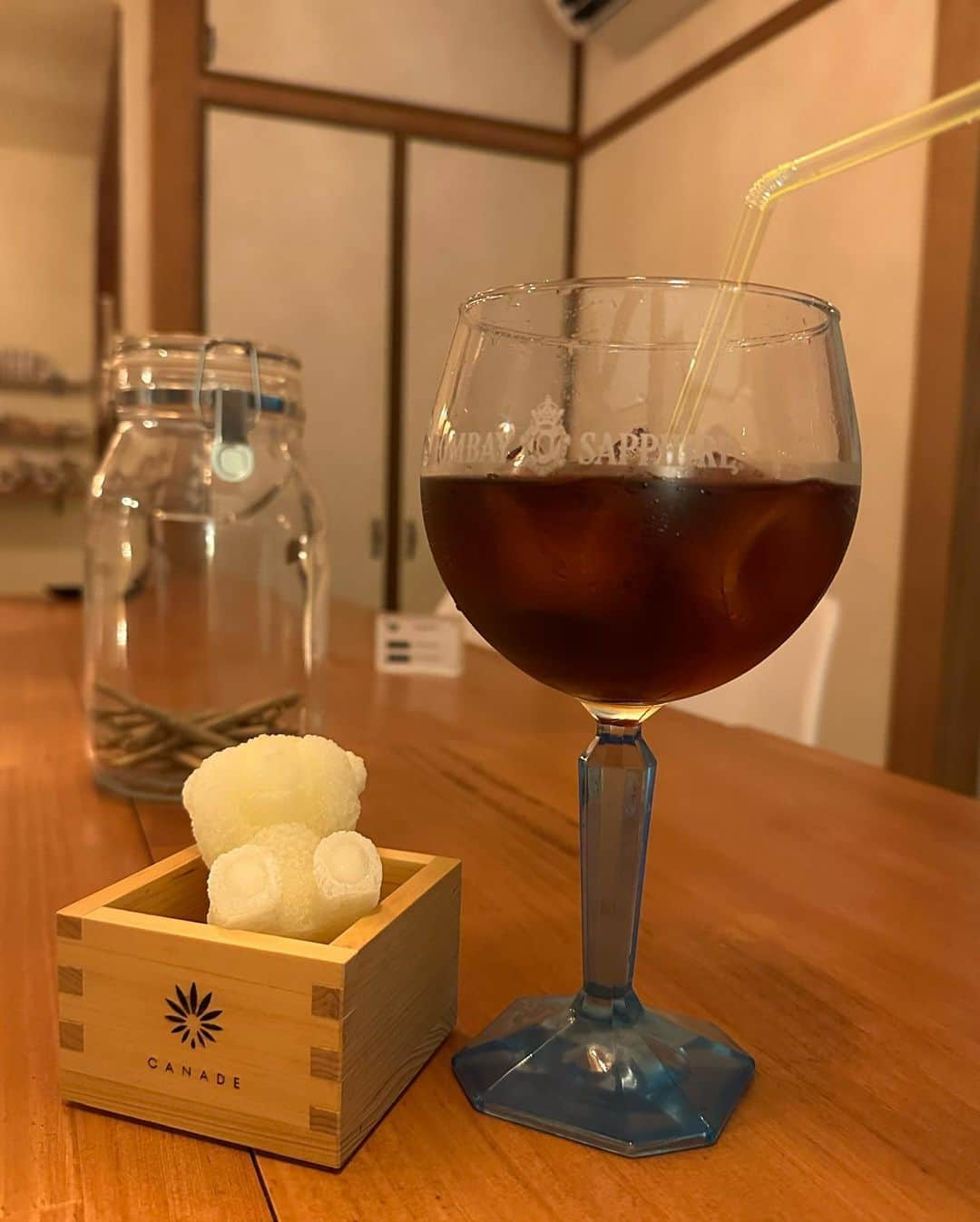 ベイビーリオンさんのインスタグラム写真 - (ベイビーリオンInstagram)「. 隠れ家cafe & bar🍸🧸❤︎ お昼はカフェとして、 夜はバーテンダーさんが ミクソロジーカクテルを作ってくれて 食事だけじゃなく 見てても楽しかった〜📸  お米も作られてるみたいで かわいいクマちゃんのパフェのアイスも お米からできてるの😳‼︎  落ち着く空間で友達と 何時間も居座っちゃった🦭 . #隠れ家カフェ #隠れ家バー  #福岡 #警固 #ミクソロジーカクテル  #映えカフェ」12月1日 12時22分 - baby__lion