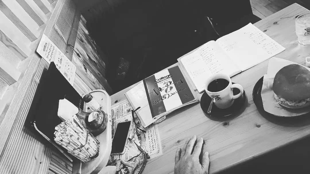 松本隆博のインスタグラム：「。 京都 亀岡市 コメダ珈琲 亀岡千代川店なう✌️ ここで最後の追い込み💦年内のこと 整理する予定です✨✨✨✨( ᴖ ·̫ ᴖ )  京都かめおか観光PR大使 松本隆博  ٩(๑>∀<๑)۶」