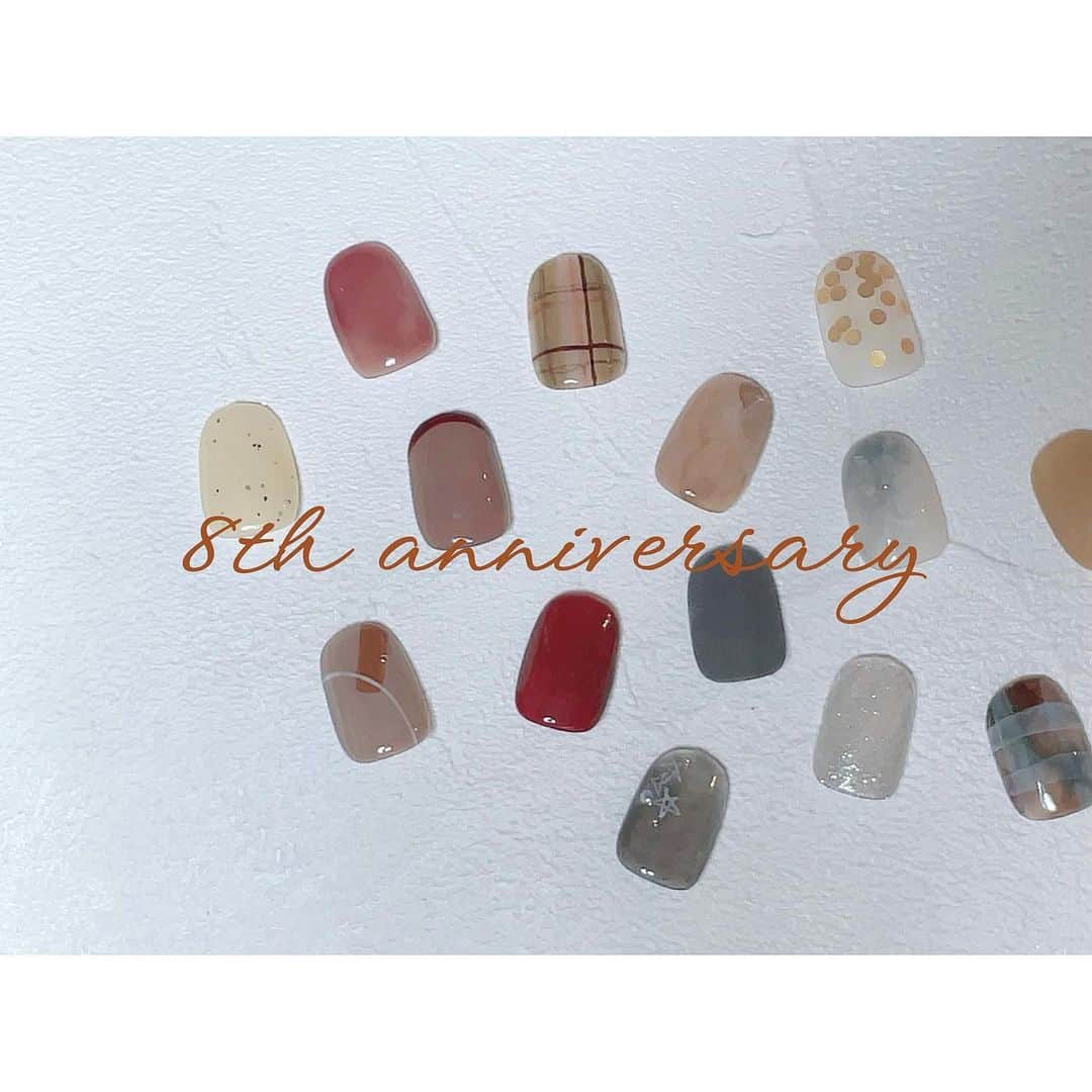 mirka. NAIL(ミルカネイル)のインスタグラム：「⁡ ⁡ 𓇠mirka. 8th anniversary𓇠 ⁡ ⁡ 本日12月1日をもちまして 8周年を迎えることができました。 ⁡ ⁡ 8年前の今日を鮮明に思い出せるほど、 あっという間の日々でした。 こうして無事に続けてこられたのは 応援してくださる皆さまのおかげです。 本当にありがとうございます！ ⁡ ⁡ これからも日常を明るく彩るようなデザインを ご提供できるよう努めますので、 今後ともよろしくお願いいたします。 ⁡ ⁡ 今年もあと1ヶ月。 1年最後のネイル、おまかせいただけたら嬉しいです☺️ ⁡ ⁡ ⁡ mirka. クワハラリカ」