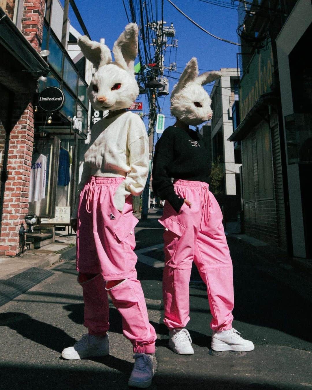 #FR2梅(UME)さんのインスタグラム写真 - (#FR2梅(UME)Instagram)「Embroidery Short Length Knit (梅) 🐇🐇🩷 #fr2梅 #fxxkingrabbits #nosexualservices」12月1日 12時36分 - fr2ume