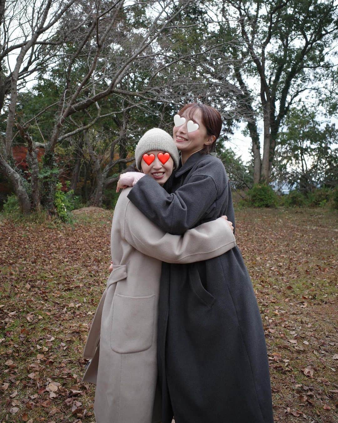 新郷桃子さんのインスタグラム写真 - (新郷桃子Instagram)「××× . 韓国発、大人気のアウターブランドが冬に 日本初上陸⛄️ @sisterhood.jp  国際ウール協会で認定された１００%メリノウールで ハイブランドと同じ工場で造られているそうです！ 通常なら１０万以上するアウターが低価格の３万くらいで👌 今日は一日外ロケだったけど とっても暖かくて最高なアウターだった🧥❤️！  #SISTERHOOD#シスターフード#ootd#コート#アウター #pr #粕屋町 #福岡県粕屋町」12月1日 12時43分 - rinnnnn01