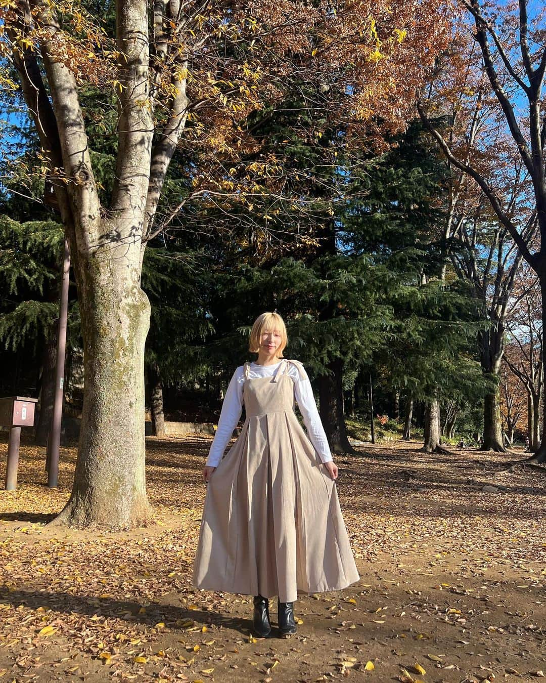 緒方ももさんのインスタグラム写真 - (緒方ももInstagram)「カーシーと昨日デートしたときのっ🍁  秋服可愛い〜  このワンピース私の中では割と珍しい色味なんやけどめっちゃ可愛い🍁🍁  コートもこの手の膨らみのシルエットがたまらんのよね〜  @callautia_official   #callautia #タイアップ #秋服　#ワンピース #오오티디 #옷스타그램」12月1日 12時52分 - momo_ogata