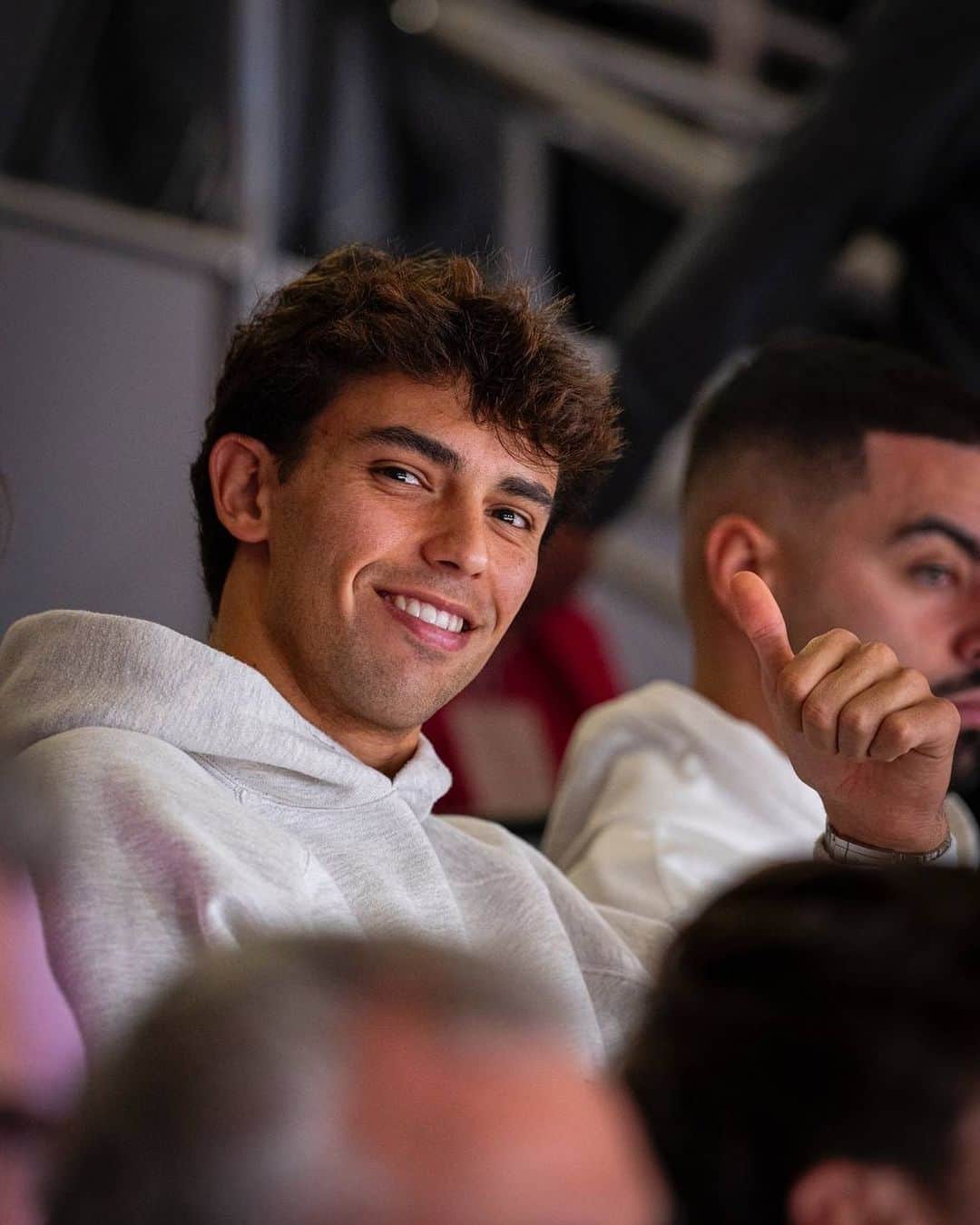 FCバルセロナのインスタグラム：「João Félix showing support to @fcbhoquei at Palau Blaugrana. 🏑🥅  Espectador de luxe 🫶 💙❤️#MésQueUnClub」