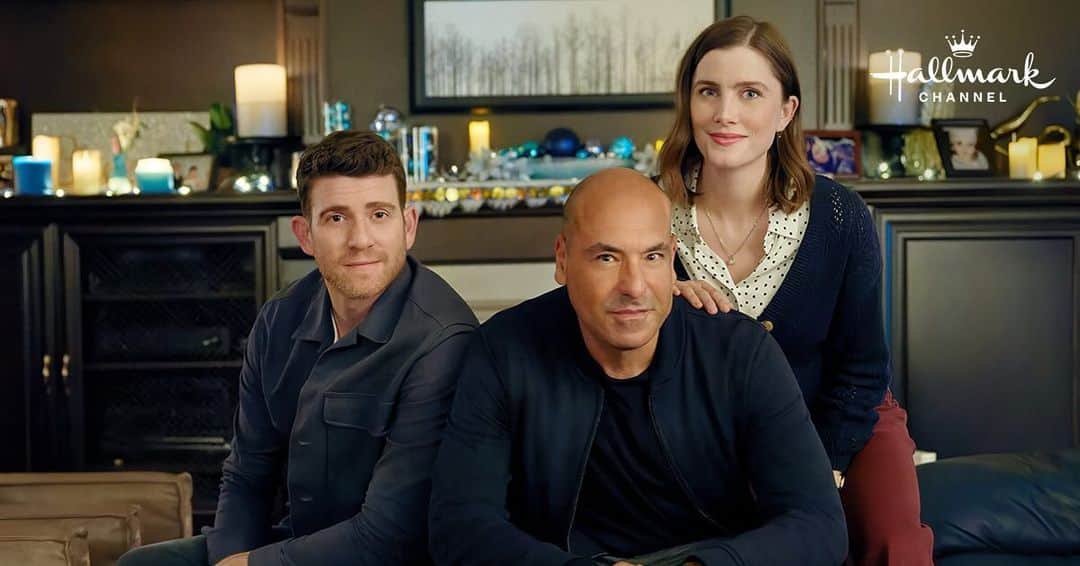 リック・ホフマンのインスタグラム：「And they said I only had a face for radio..Hey mom..I’ve been Hallmarked! Check out “Round And Round” December 10th on Hallmark Channel.」