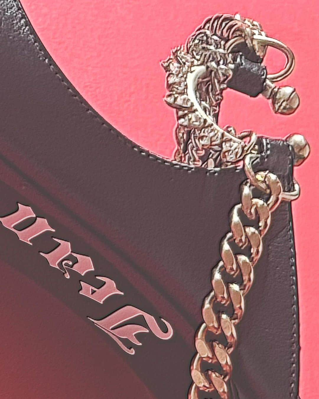 ジャンポール・ゴルチエさんのインスタグラム写真 - (ジャンポール・ゴルチエInstagram)「Details from our Jean Paul Gaultier / @jimmychoo shot by @mrqs.jean 👢  #jeanpaulgaultier #jpgfashion」12月1日 5時57分 - jeanpaulgaultier