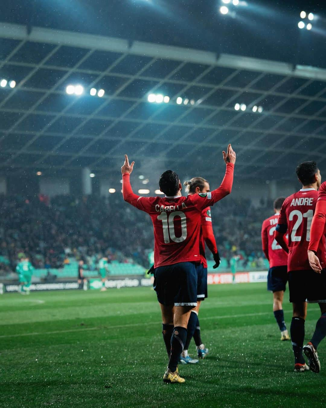 レミ・カベッラのインスタグラム：「Seul la victoire 👊🏻 1 ⚽️ 1 🅰️ merci Seigneur 🙇🏻‍♂️❤️‍🔥」