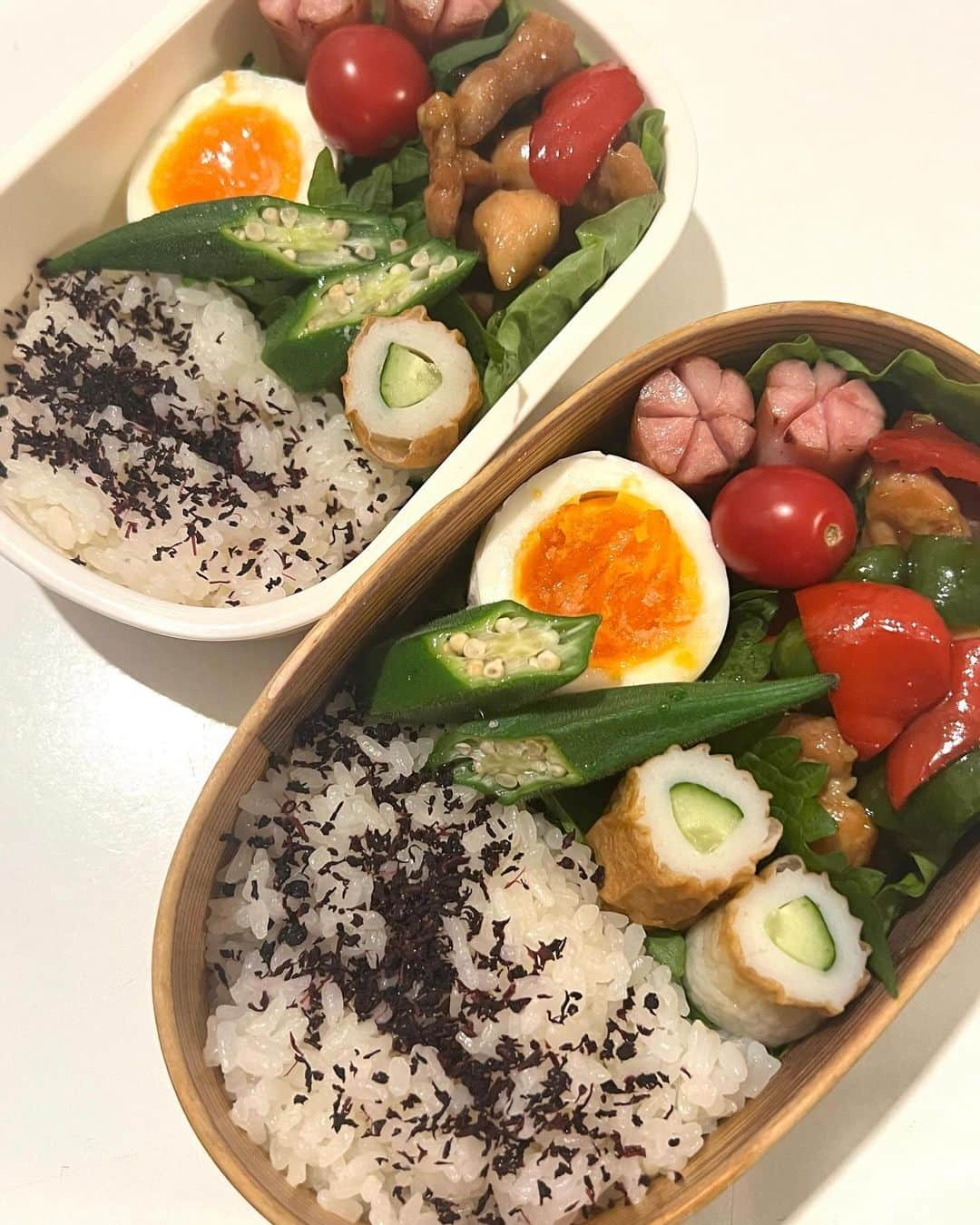 甘糟記子さんのインスタグラム写真 - (甘糟記子Instagram)「先日の夕飯と最近のお弁当(o^^o)  先週新大久保でお気に入りのマッコリや、タコキムチを買ってきたのでサムギョプサルの気分\(//∇//)\  姫の好きなプルコギも実家に行った時に買ったしね！  サムギョプサルにすると野菜もたっぷり食べるから、なんとなく罪悪感なし！（笑）  子供達も沢山食べてくれるから嬉しいの(〃ω〃)  そして次の日はもちろんプルコギとナムル弁当になるよね（笑）  今日から12月！  冷凍ストックも消費しつつ、冬休み目指して頑張るぞ〜╰(*´︶`*)╯♡  #甘糟ご飯#ご飯#お家ご飯#家ご飯#弁当#曲げわっぱ#サムギョプサル」12月1日 6時13分 - norihey924