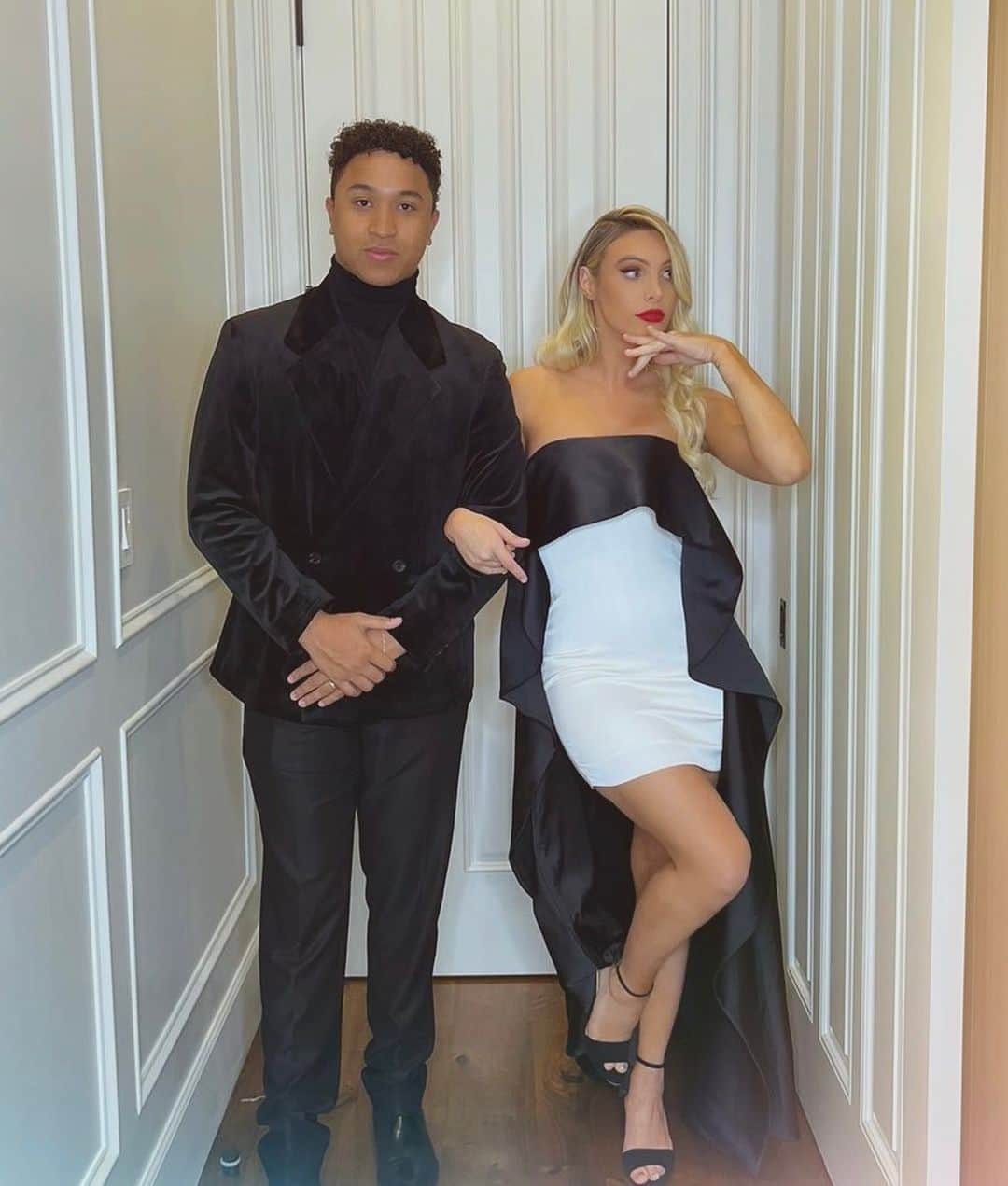 Leleponsさんのインスタグラム写真 - (LeleponsInstagram)「Paris’s Winter Wonderland ❄️」12月1日 6時36分 - lelepons