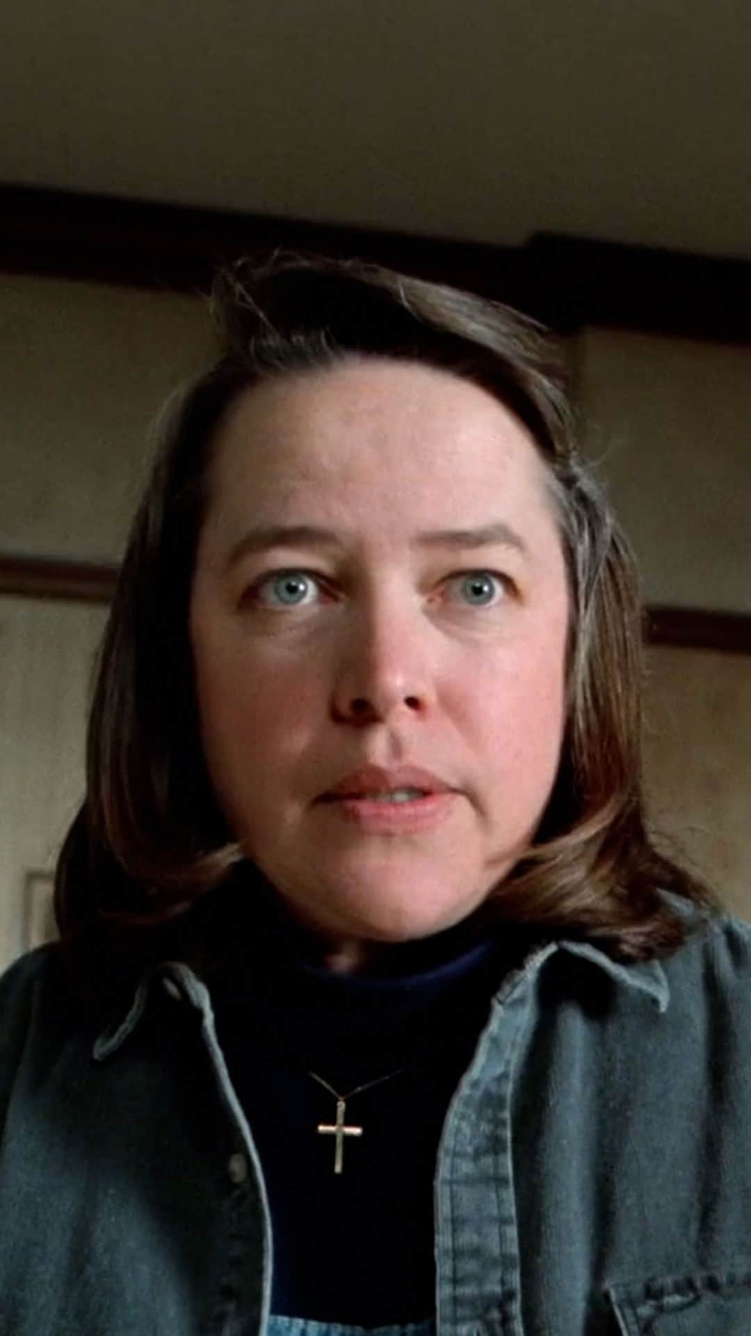 アカデミー賞のインスタグラム：「Annie Wilkes values continuity…we gotta respect that.   Rob Reiner's 'Misery,' based on Stephen King's 1987 novel of the same name and starring James Caan, Kathy Bates, Lauren Bacall, Richard Farnsworth, and Frances Sternhage, released in theaters on this day 33 years ago.   Kathy Bates’ performance as Annie Wilkes, a modest nurse turned vicious madwoman, earned her the Oscar for Actress in a Leading Role at the 63rd Academy Awards.」