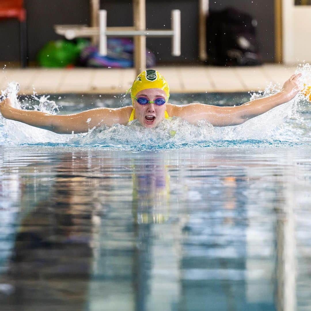 マイケル・クリムさんのインスタグラム写真 - (マイケル・クリムInstagram)「Excited to head back to @myfirbankgrammarschool for our @klimswim Sprint clinic this Sunday. Spots still available so register through my bio or head klimswim.com for all info. @firbank_aquastars_swimming @hawkebr @swimpine @dmcfins @engine_swim」12月1日 7時02分 - michaelklim1