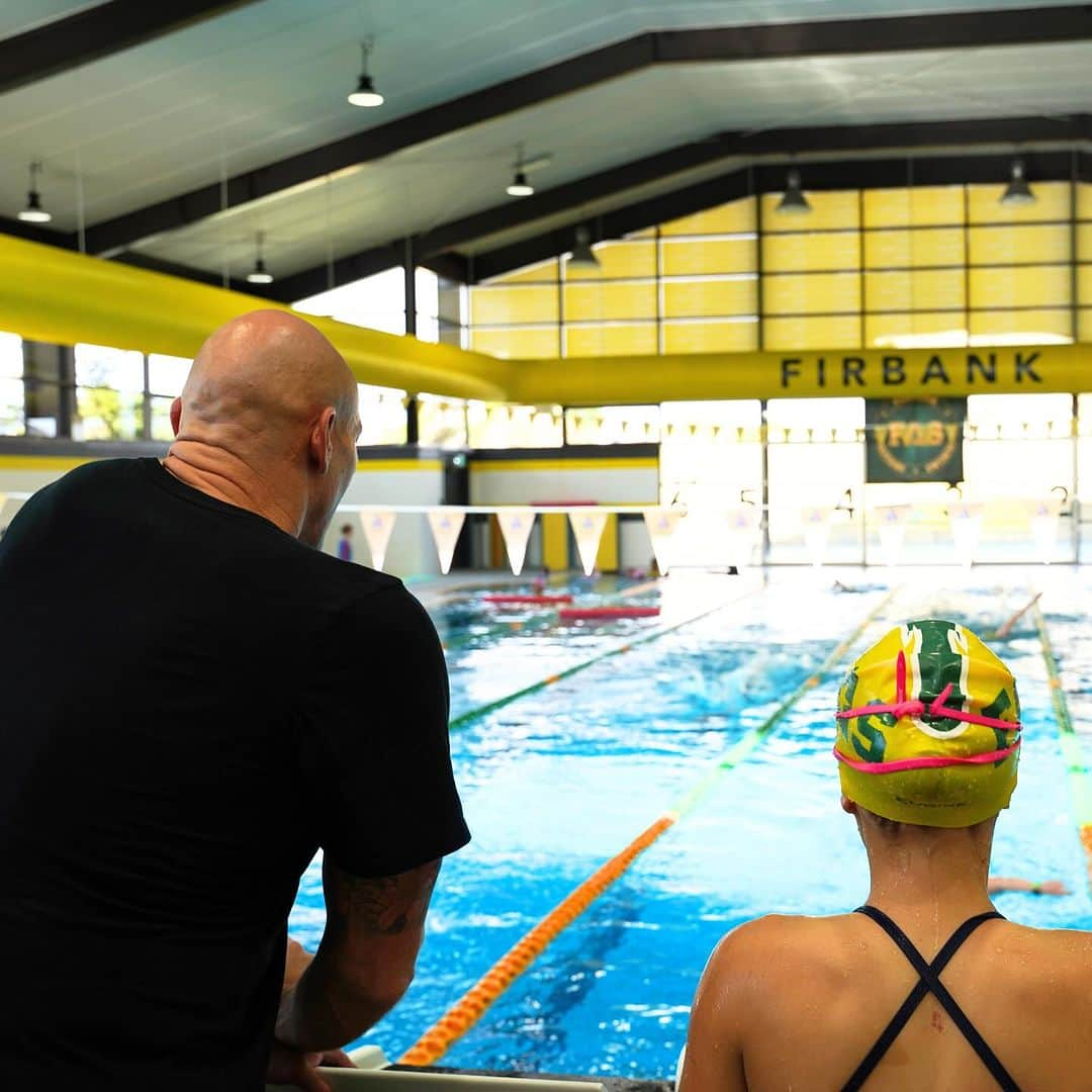 マイケル・クリムさんのインスタグラム写真 - (マイケル・クリムInstagram)「Excited to head back to @myfirbankgrammarschool for our @klimswim Sprint clinic this Sunday. Spots still available so register through my bio or head klimswim.com for all info. @firbank_aquastars_swimming @hawkebr @swimpine @dmcfins @engine_swim」12月1日 7時02分 - michaelklim1