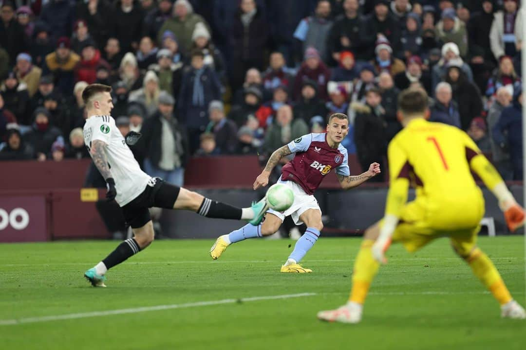 リュカ・ディニュのインスタグラム：「Another one ✌🏼💜💙 let’s focus on Sunday 🤩 #UTV」