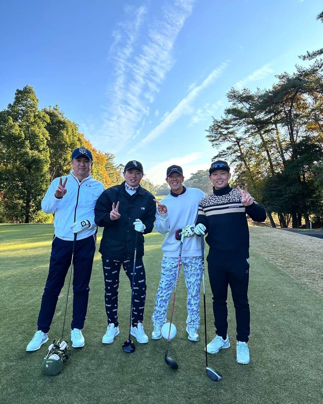 谷川昌希のインスタグラム：「今年最後の球団行事！ 選手会ゴルフ🏌️‍♀️ ありがとうございました🙇 #糸原君 #北條君 #市原スコアラー #谷川BP」