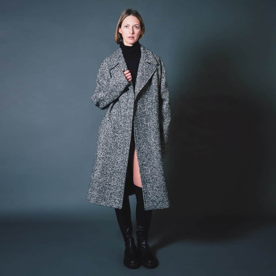 ジャンポールノットのインスタグラム：「Tweed time  Anais wears a black and white wool mohair tweed coat  Available at KNOTT HOUSE   #wbdm #belgiumdesign #belgiumfashion #fashion #tweed #woolmohair #coat #madetoorder #madetoshare #ciciolssonphotography」