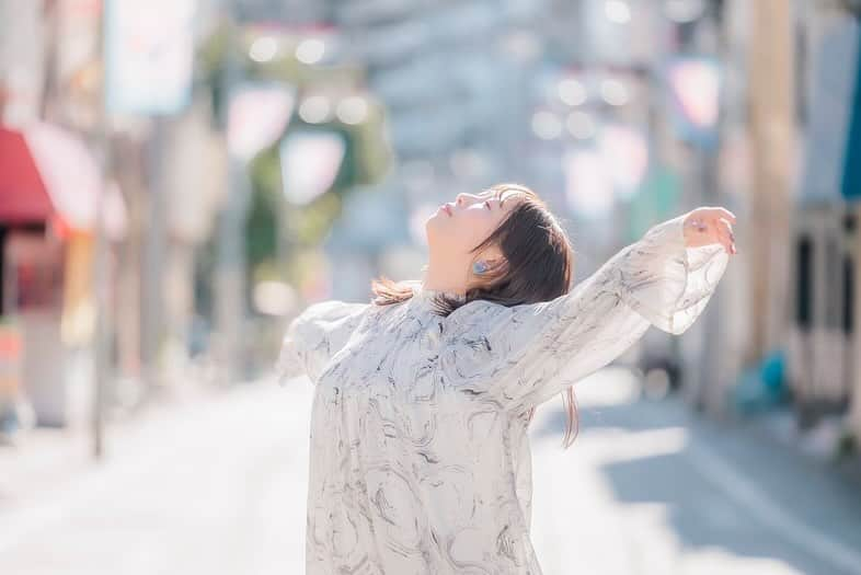 佐々木晴花さんのインスタグラム写真 - (佐々木晴花Instagram)「・ ・ おっはる～☀️12月突入～❄ 今年もあと１ヶ月となりました🥺 年々時が経つのが早く感じるこの現象はなんて言うのでしょう…😗💭  1日1日を大切に 楽しくて穏やかで幸せな時間でありますように🌈🍺💗✨ ・ ・ ・ photo: @suzume_works  - ̗̀ 𝚃𝚑𝚊𝚗𝚔 𝚢𝚘𝚞 ̖́- ・ ・ ・ 心変わりの相手は私にしてみない？💎  《SNS》 🌻YouTube ⚫︎アラサーほろよい隊 （3人組グループチャンネル） ⚫︎甘々はるはるチャンネル（個人チャンネル） (ストーリーズハイライトから飛べます✈️）  🌻X  @ Haru2nrun 🌻TikTok  @ haru2n.run ・ ・ #佐々木晴花#はるはる#甘々はるはるチャンネル #女優#ダンサー#RIZINガール #ポートレート #ポートレート撮影 #ポートレート #ポトレ女子 #写真 #写真部 #写真撮ってる人と繋がりたい  #被写体#被写体モデル #モデル撮影 #写真撮影」12月1日 7時33分 - haru2n.run