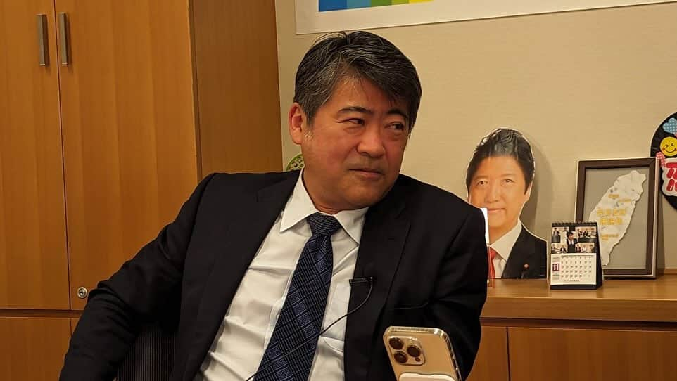 足立康史さんのインスタグラム写真 - (足立康史Instagram)「昨夜は、木原誠二前官房副長官を #あだトーク のゲストに迎え、岸田内閣の真実に迫りました。是非ご視聴ください！  #あだトーク（第６６回）岸田政権の真実に迫る‼ #木原誠二 前官房副長官 #あだチャン #あだち康史 #足立康史 https://www.youtube.com/live/sPFzypMuTK0?si=6xhyHUVL8qPdL-r- @YouTubeより」12月1日 7時45分 - adachiyasushi