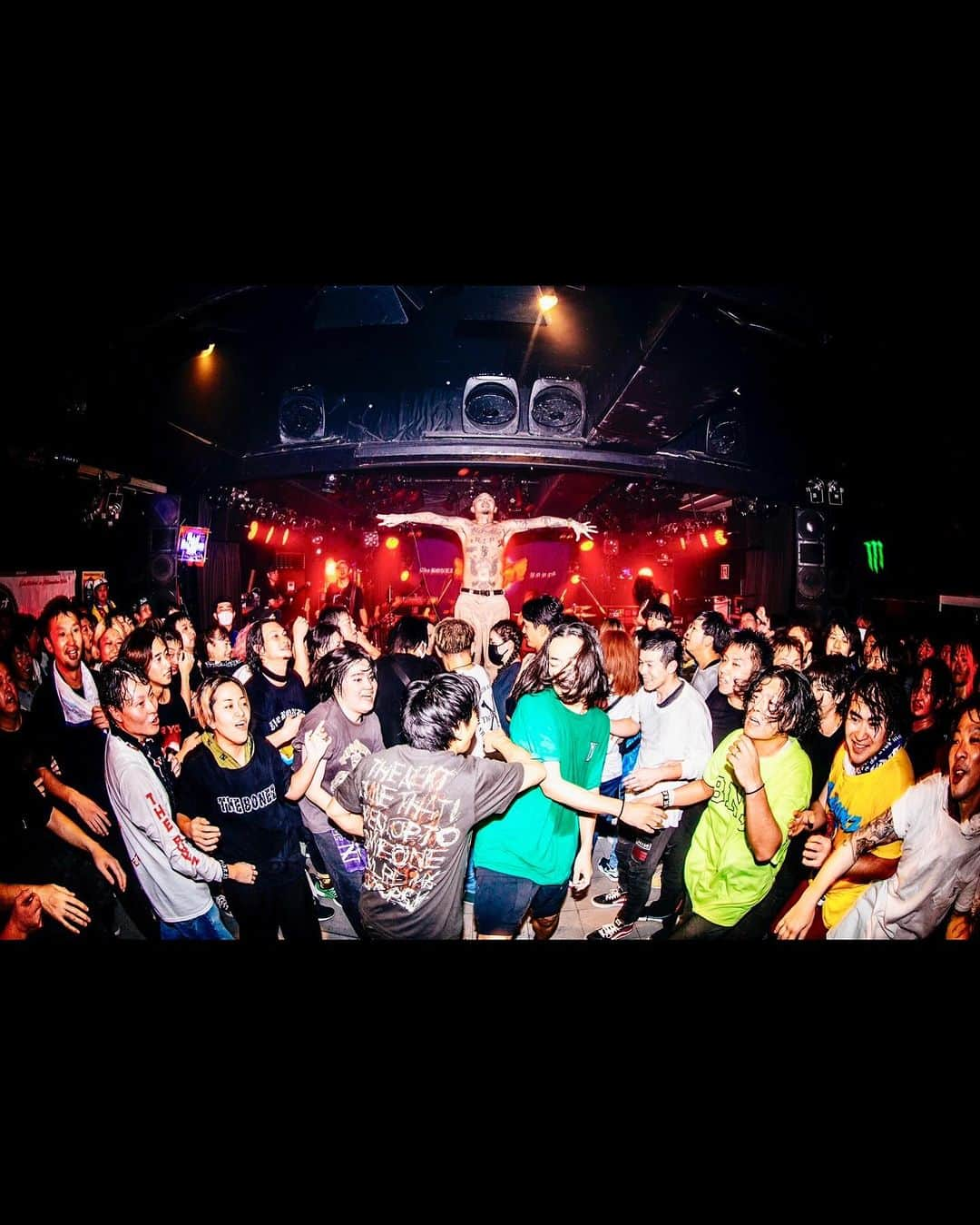 The BONEZさんのインスタグラム写真 - (The BONEZInstagram)「The BONEZ 10th Anniversary Tour  "47 AREAS”後半戦 38本目！！ Thank you SOLD  OUT!! HEAVEN'S ROCK 宇都宮 VJ-２ photo by @ysz.photo  #TheBONEZ  #thebonez #骨から気合い」12月1日 12時00分 - the____bonez