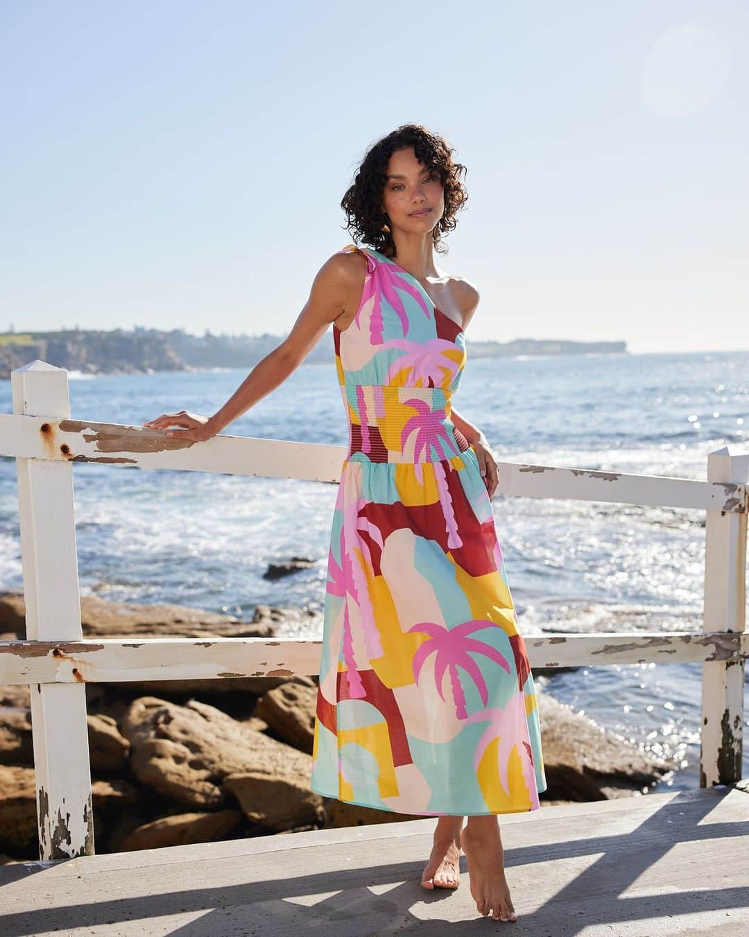ミンクピンクのインスタグラム：「Made For Sunshine • Tropical-inspired styles for your summer wardrobe.  #MINKPINK」