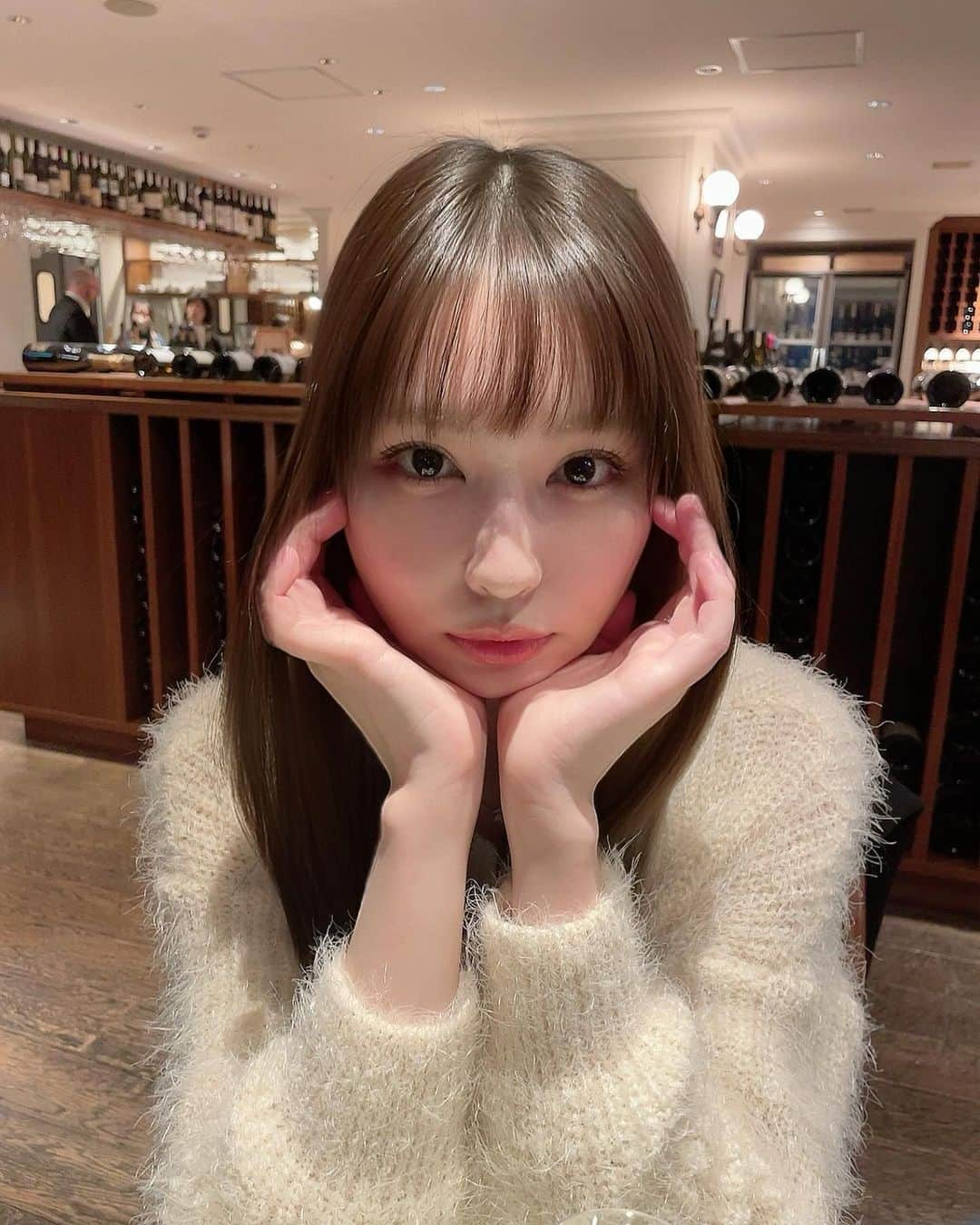 椎名美月さんのインスタグラム写真 - (椎名美月Instagram)「あらあら駆け足ですね師走さん 1年があっという間です。 1年のご褒美にキラキラした街の雰囲気を沢山感じたいと思います🎄」12月1日 8時06分 - mizkiss