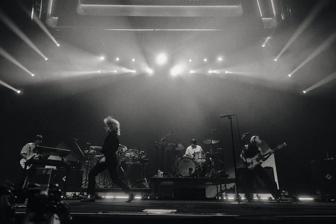 Paramoreさんのインスタグラム写真 - (ParamoreInstagram)「Melbourne, AU. Night 3.  Thank you for having us Australia & New Zealand.  📸: @zacharygray」12月1日 8時13分 - paramore