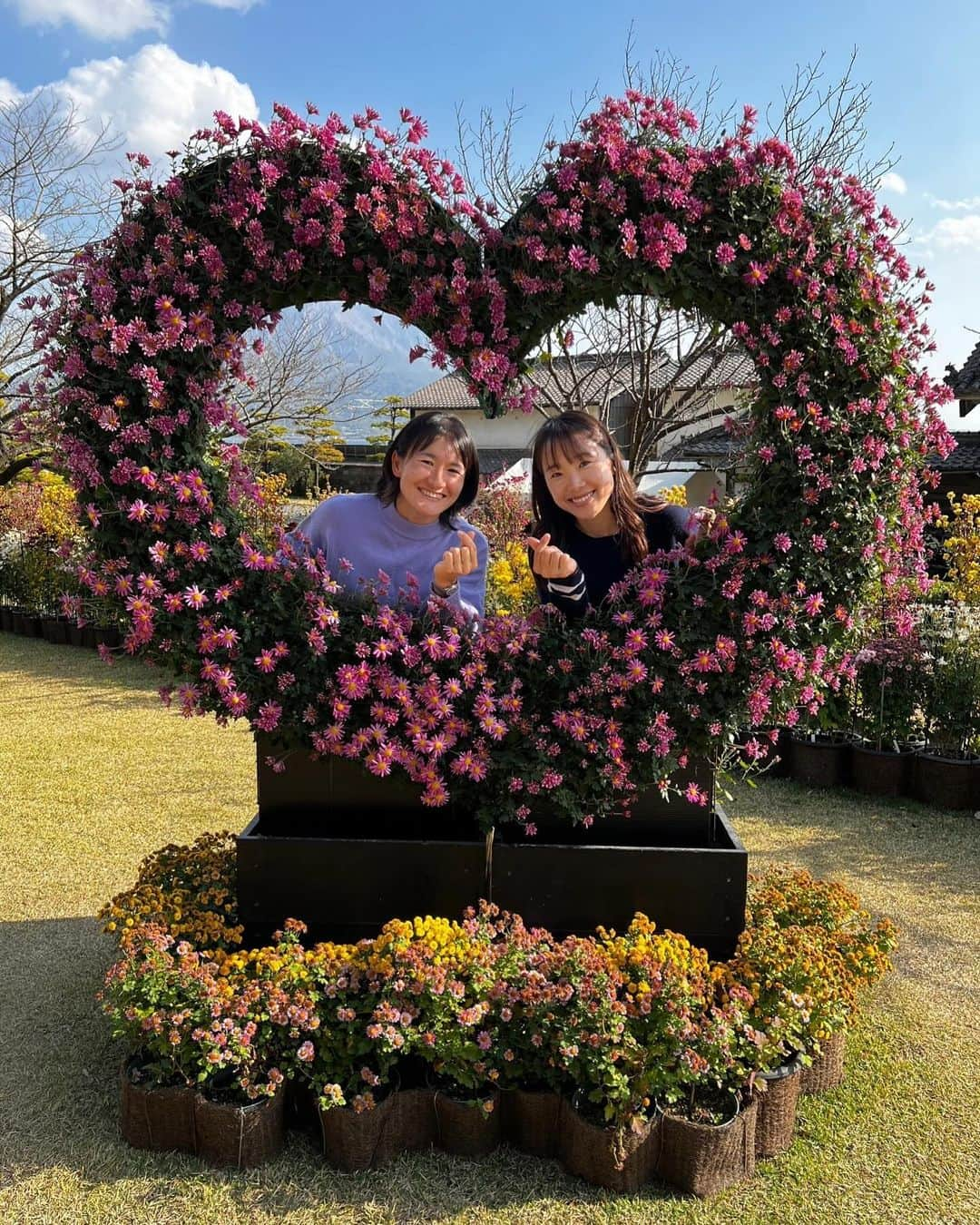 奈良くるみさんのインスタグラム写真 - (奈良くるみInstagram)「毎年恒例の３人旅。 今年は鹿児島に行ってきました⛰️ 自然豊かで美味しいご飯もたくさんある鹿児島は最高でした！ また次の３人旅が楽しみです😄  #奈良くるみ  #kuruminara  #テニス  #tennis  #テニスプレイヤー  #tennisplayer」12月1日 8時31分 - kurumi.nara