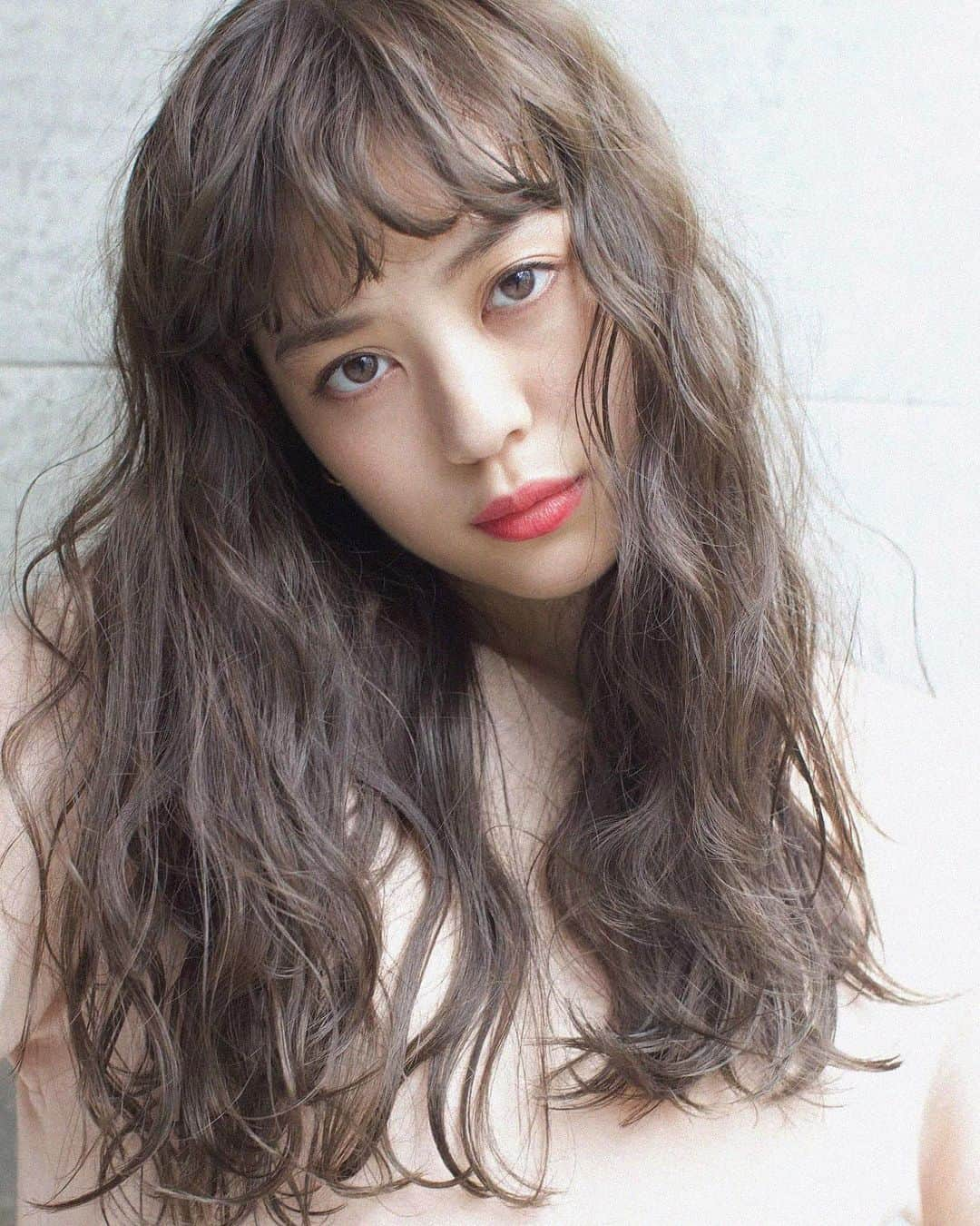 佐脇正徳さんのインスタグラム写真 - (佐脇正徳Instagram)「WAVE ⁡ お客様に合わせて 雰囲気ある ヘアスタイルを✨ ⁡ ⁡ 【営業時間】 ⁡ 平日11:00〜20:30 土日.祝日10:00〜19:30 ⁡ 【場所】 LOAVE TEL☎︎03-6427-7340 東京都渋谷区神宮前5.45.8.3F 銀座線/半蔵門線/千代田線/表参道駅 A－１ 出口より 徒歩４分 ⁡ #perm #表参道美容室　#青山美容室　#前髪　#ワイドバング　#パーマ　#パーマヘア　#WAVE #シアーアッシュ」12月1日 8時43分 - norimasasawa