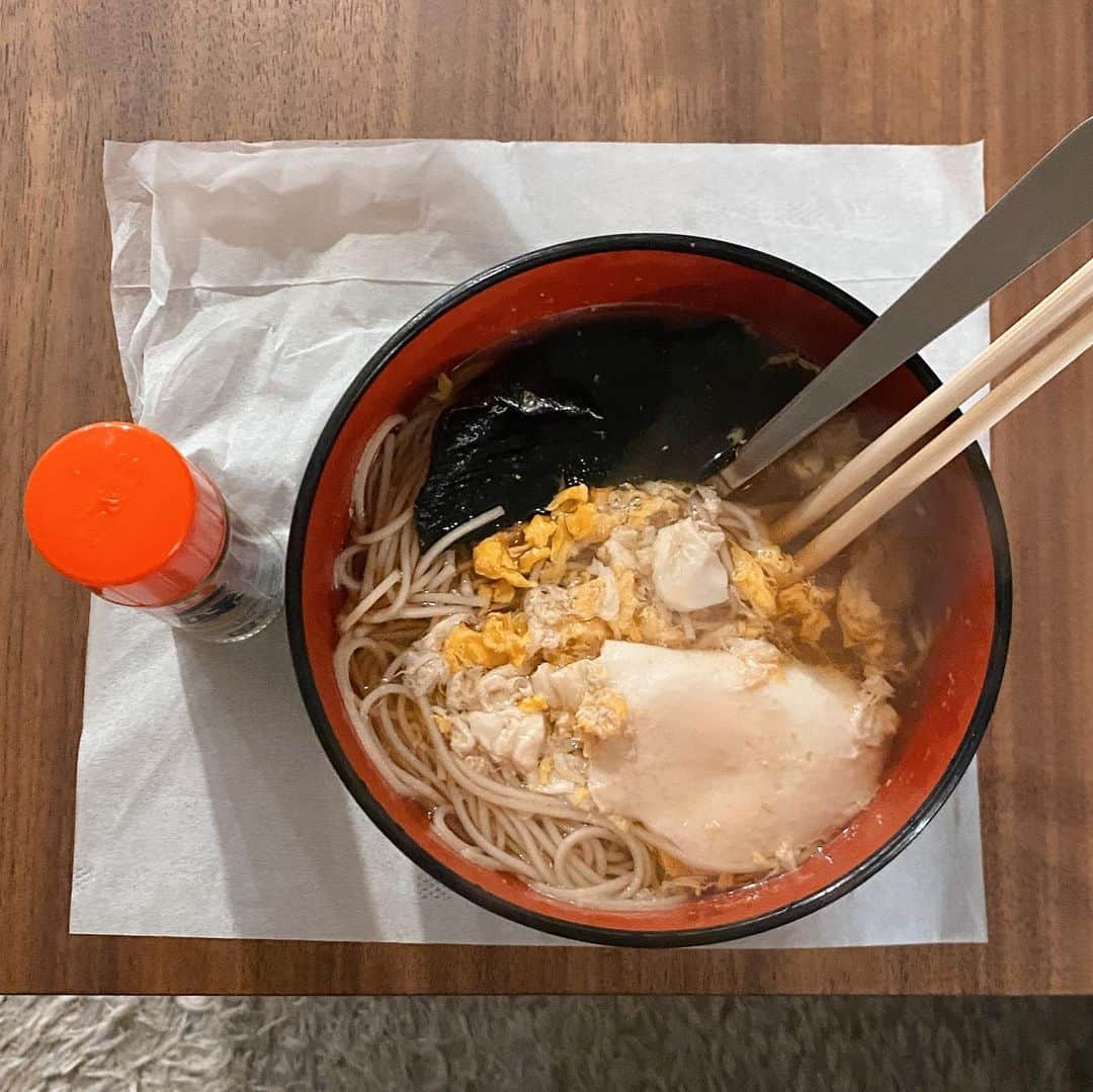 磯俣愛のインスタグラム：「0.1割でもそばって言っていいんかな 蕎麦粉を含んだ麺になるのかアーカイブ🍜」