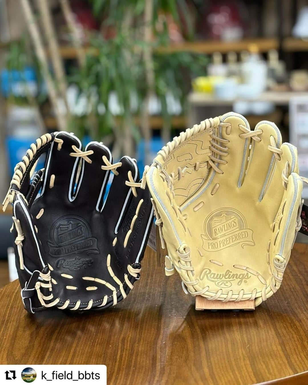 Rawlings Japanさんのインスタグラム写真 - (Rawlings JapanInstagram)「@k_field_bbts with @use.repost ・・・ ローリングス� プロプリファード 硬式グラブ  投手用 GH3PRJ205FB ファーストバック 指穴無し  東京ヤクルト　 小川泰弘モデル  内野手用 GH4PR934FS コユニ（小指2本入）対応  2024年NEWモデル 入荷しました♪  -——————— 佐賀県鹿島市大字高津原4425番地10 ベースボールセレクトショップ （株）K-FIELD  ベースボールTS 営業時間【10:00〜19:00】 ℡ 0954-62-3123 -———————  #野球 #野球好き #野球大好き #野球しようぜ #野球好きな人と繋がりたい #グローブ好きな人と繋がりたい #野球インスタグラマー #ベースボールTS #K-FIELD #グローブ型付け  #湯もみ型付け #スチーム型付け #高校野球 #大学野球 #社会人野球 #草野球 #甲子園球場 #女子野球 #少年野球 #準硬式野球  #太良町 #ヤングリーグ #鹿島市 #佐賀県野球専門店 #野球専門店 #ローリングス� #硬式内野手用グラブ #小川泰弘 #コユニ小指2本入れ #硬式投手用グラブ @rawlings_japan_llc」12月1日 8時47分 - rawlings_japan_llc