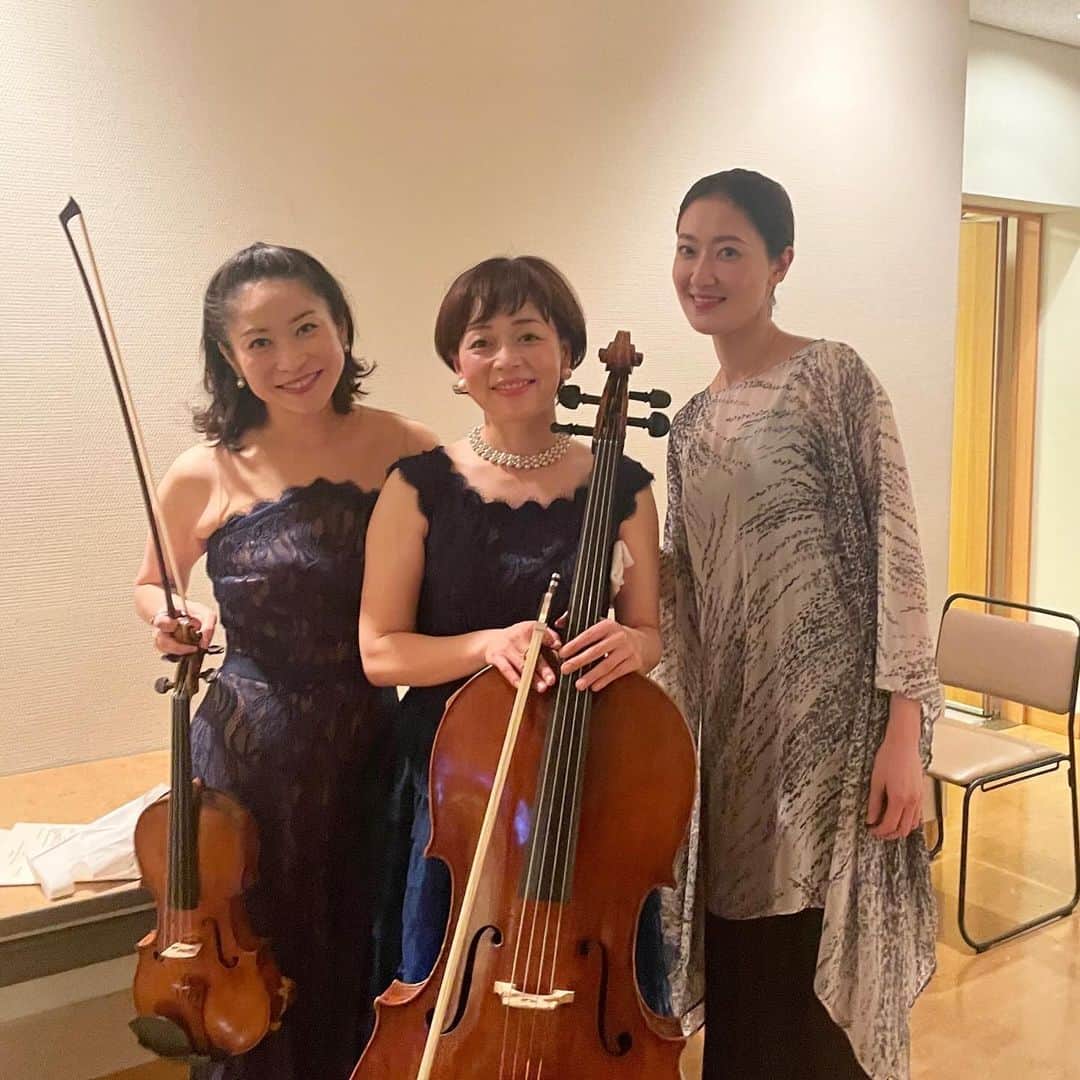 枝並千花のインスタグラム：「札幌公演♫  ブラームス ドッペルコンチェルトのソリストお2人と✨  川久保賜紀ちゃん、遠藤真理ちゃん、素晴らしかったです！！！  #クラシックキャラバン2023 #札幌 #札幌kitaraコンサートホール」