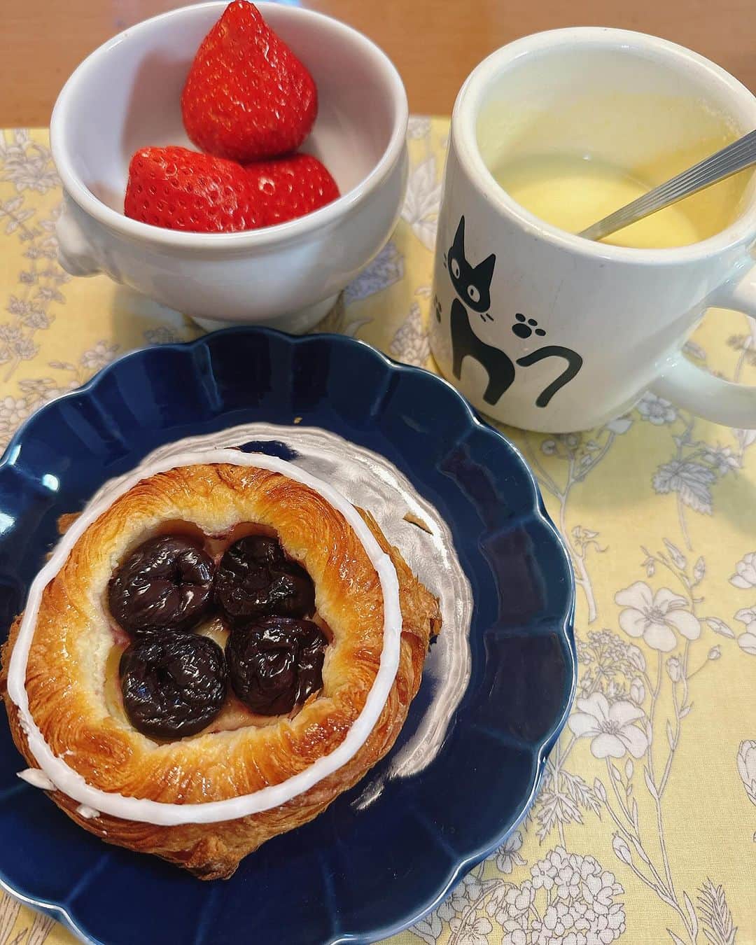 星那美月のインスタグラム：「コンポタ味のプロテイン飲んでみたら普通にコンポタで美味しい🌽」