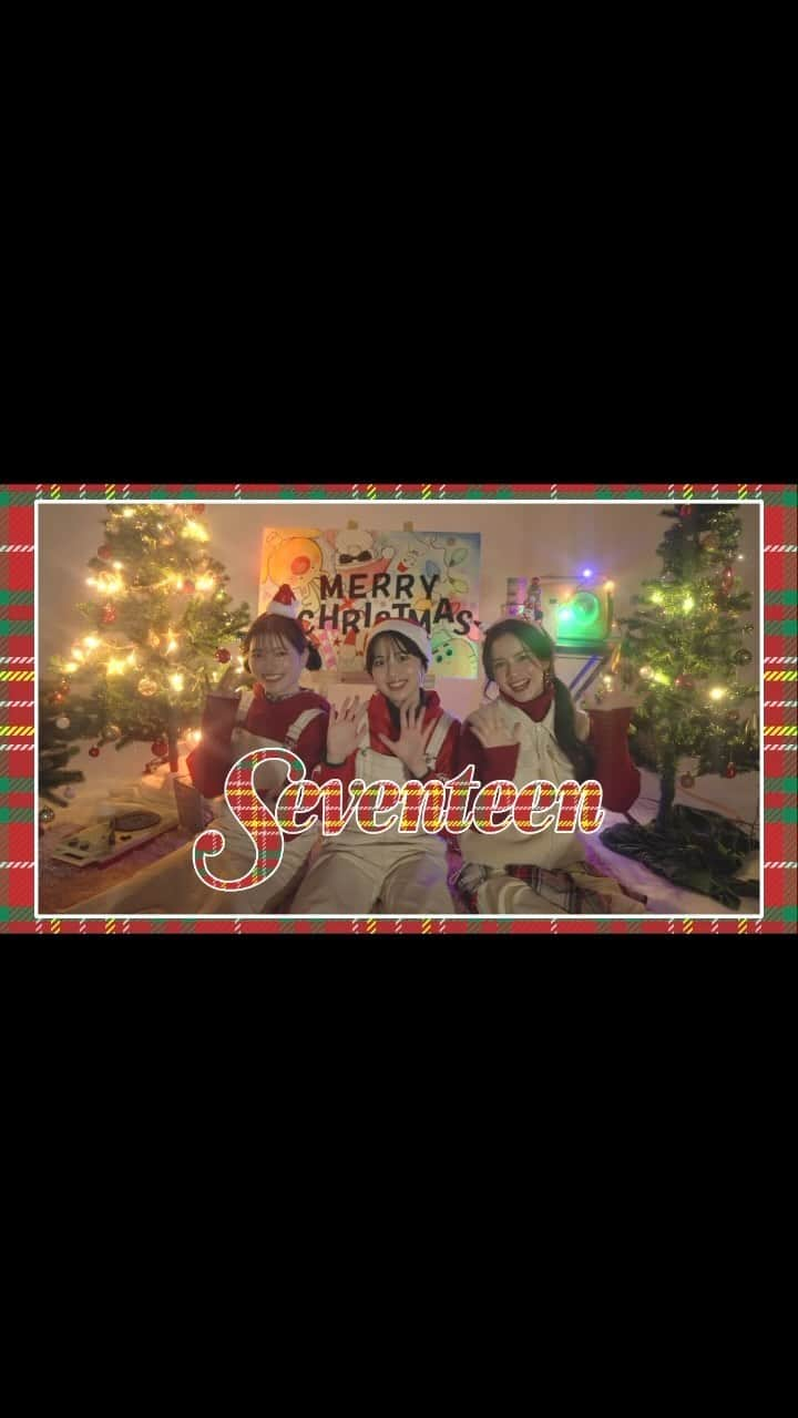 Seventeenのインスタグラム：「✨⭐️🎄 HELLO December 🎄⭐️✨  12月のカバームービーには、平美乃理・広瀬まのか・秋本レイラニが登場⭐️  絵を描くのが大好きな3人が、ここでしか見られないクリスマスアートを撮影しながら完成させたよ🎨🎵  パーティのドレスコードは“カジュアルサンタコーデ”🎅🏻 クッキーやコーヒーを飲みながら、ワイワイ楽しくお絵描き☕️🍪  みんなも素敵なホリデーシーズンをお過ごしください❣️   Seventeen秋冬号 試し読みはこちらからcheck⏬ https://seventeen-web.jp/#magazine  Seventeen秋冬号 詳しくはこちら⏬ https://seventeen-web.jp/news/15852/   撮影／小林郁香（ムービー）花村克彦（バナー）　スタイリスト／北川沙耶香（モデル）大島有華（物）　ヘア＆メイク／徳永舞（ビュートリアム）［美乃理・レイラニ］大山恵奈［まのか］　モデル／平美乃理・広瀬まのか・秋本レイラニ（STモデル）　   [まのか] フーディ￥7990／Gap  チェックシャツ￥3850／原宿シカゴ神宮前店 ジャンスカ￥5990／Isn’t She?  ソックス￥1430（靴下屋）／タビオ  イヤリング￥288／LUPIS  ブーツ￥3490／神戸レタス  その他／編集部私物    [美乃理]  チェックシャツ￥8990／Gap  トラックジャケット￥7150・ オーバーオール￥7150／原宿シカゴ神宮前店 イヤリング￥1980／Grandedge渋谷109店 ソックス（3足で）￥1100／チュチュアンナ その他／編集部私物    [レイラニ]  タートルニット￥1299 ／GRL（グレイル） ボアベスト￥13200（atmos pink）／atmos pink flagship Harajuku店 チェックシャツ￥7990／Gap  パンツ￥8690／DOUBLE NAME  ブーツ￥22000／原宿シカゴ神宮前店  カチューシャ￥550・イヤリング￥330／Lattice  その他／編集部私物  #カバームービー #12月 #クリスマス #セブンティーン #Seventeen #平美乃理 #秋本レイラニ #広瀬まのか #かわいい女の子 #クリスマスパーティー #xmas #STモデル #STアート部 #クリパ」