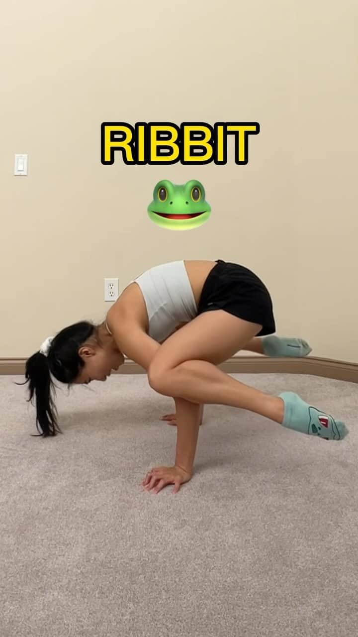 篠原枝令菜のインスタグラム：「More basic breakdancing moves!! Another helicopter move added to my list hehehe how’d I do??  #rhythmicgymnast #breakdance #helicopter #kickup #backspin #frog」