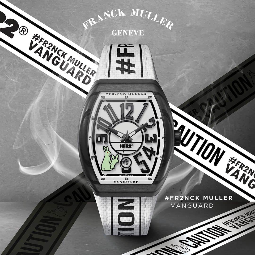 FRANCK MULLER JAPANのインスタグラム：「東京を拠点とするストリートウェア ブランド #FR2 とコラボレートした「#FR2NCK MULLER VANGUARD」を本数限定で発売。  「#FR2NCK MULLER VANGUARD」は、スイスの機械式腕時計と日本のストリート ファッションという2つの異なる分野の要素を組み合わせ、クリエイターの特徴的なタッチを加えて誕生した。  ブラック＆ホワイトの外観に楽しい個性をもたらしているのは、7時位置のモチーフ。フランク ミュラーは #FR2 の挑発的な Fxxking Rabbits モチーフを数字の代わりに配置し、うさぎの赤い目を文字盤上唯一のカラースポットに。針、アワー マーカー、うさぎ モチーフにスーパールミノバを部分的に塗布し、暗闇の中でまるで文字盤から飛び出すような躍動感を持たせた。  #franckmuller #franckmullerjapan #menswatch #ladieswatch #luxurywatch #watchoftheday #watchesofinstagram #fr2 #fr2nckmullervanguard #フランクミュラー #腕時計 #メンズウォッチ #レディースウォッチ #ラグジュアリーウォッチ #スイス時計 #ヴァンガード」